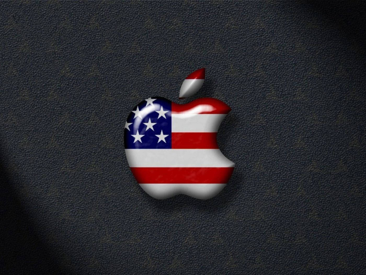 愛國 桌布 壁紙 — 一個帶有美國國旗圖案的光澤Apple標誌，位於深色紋理表面中央。
