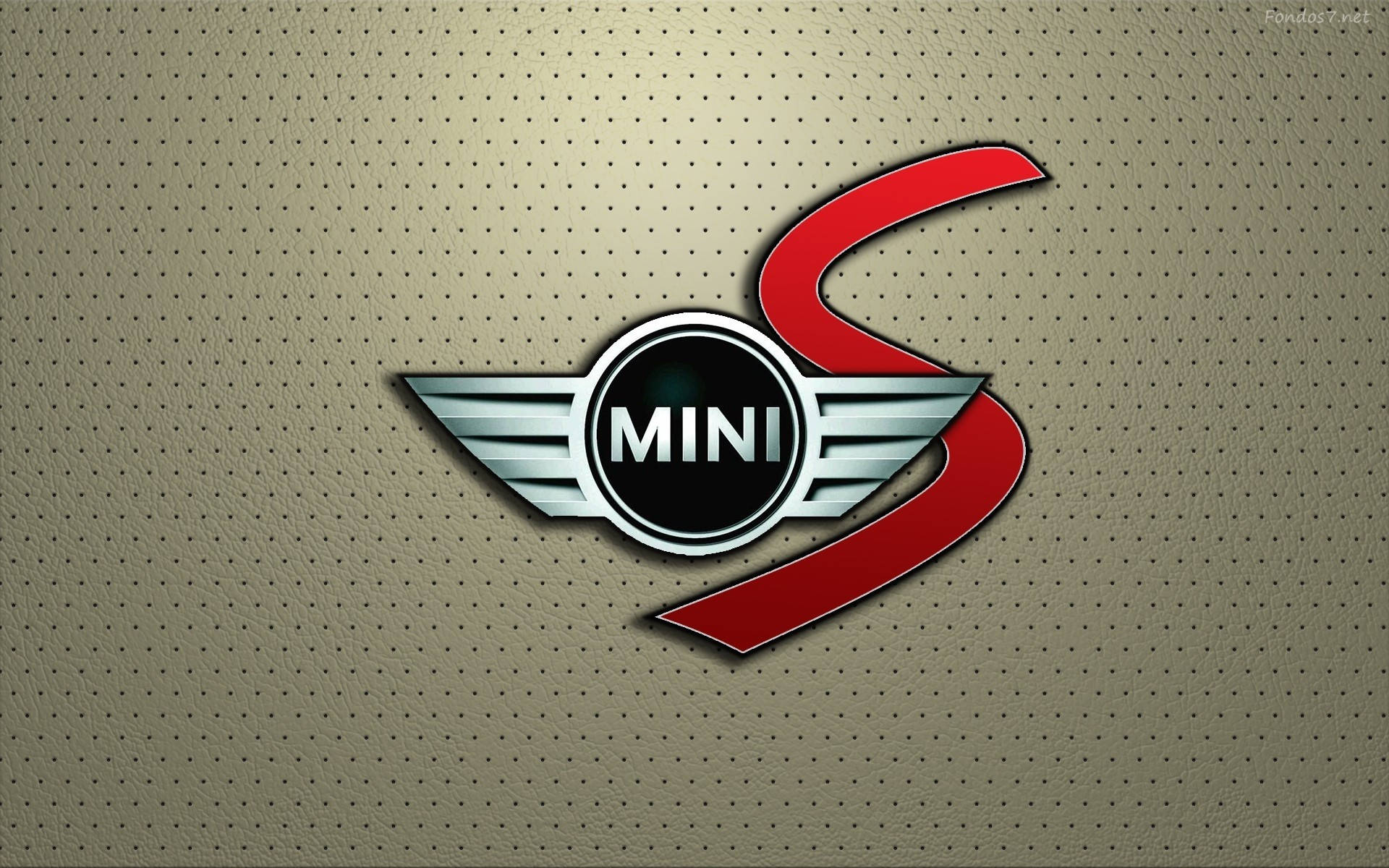 mini cooper logo 桌布 壁紙 — 一個帶有翼形標誌的光澤紅色和銀色MINI S標誌，居中於有紋理的米色穿孔背景上。
