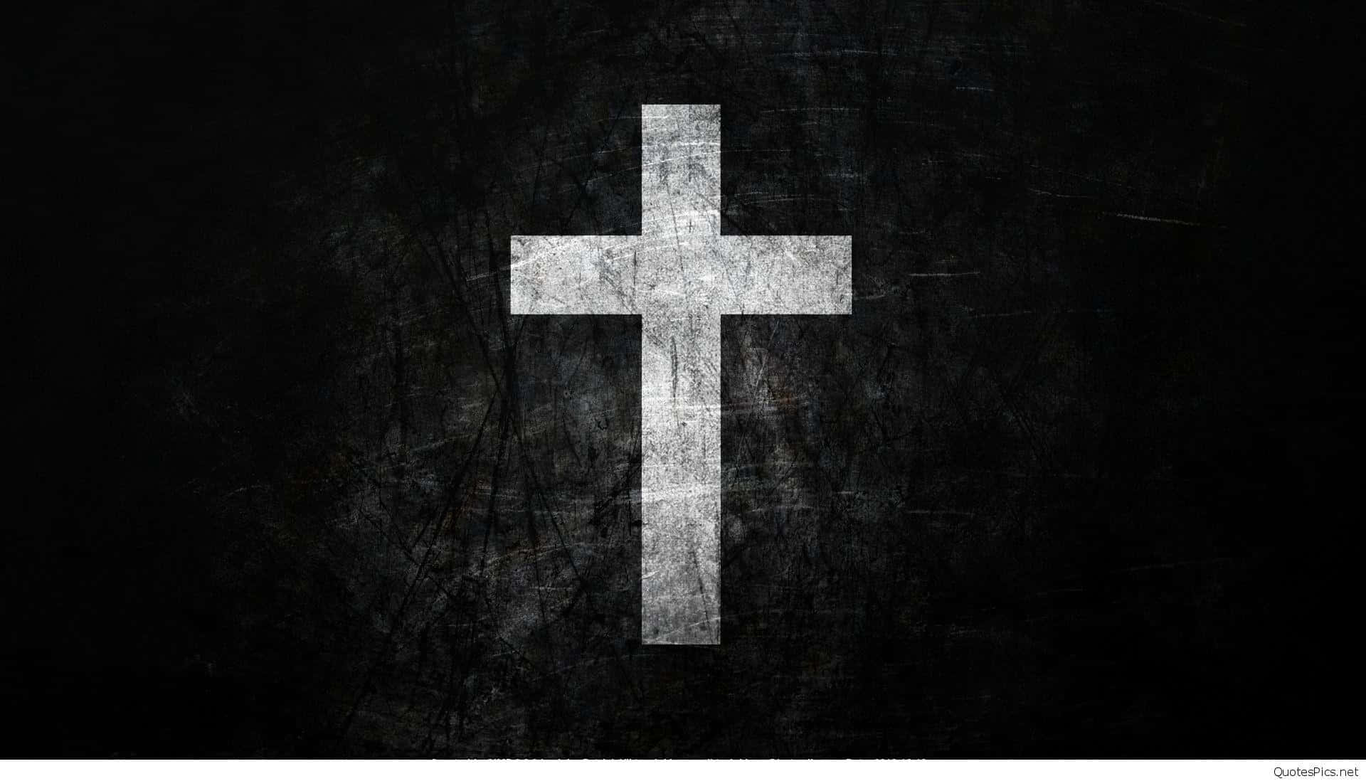Black Cross 桌布 壁紙 — 一個帶有風化紋理的白色十字架，居中立在黑暗粗糙的黑色背景上。