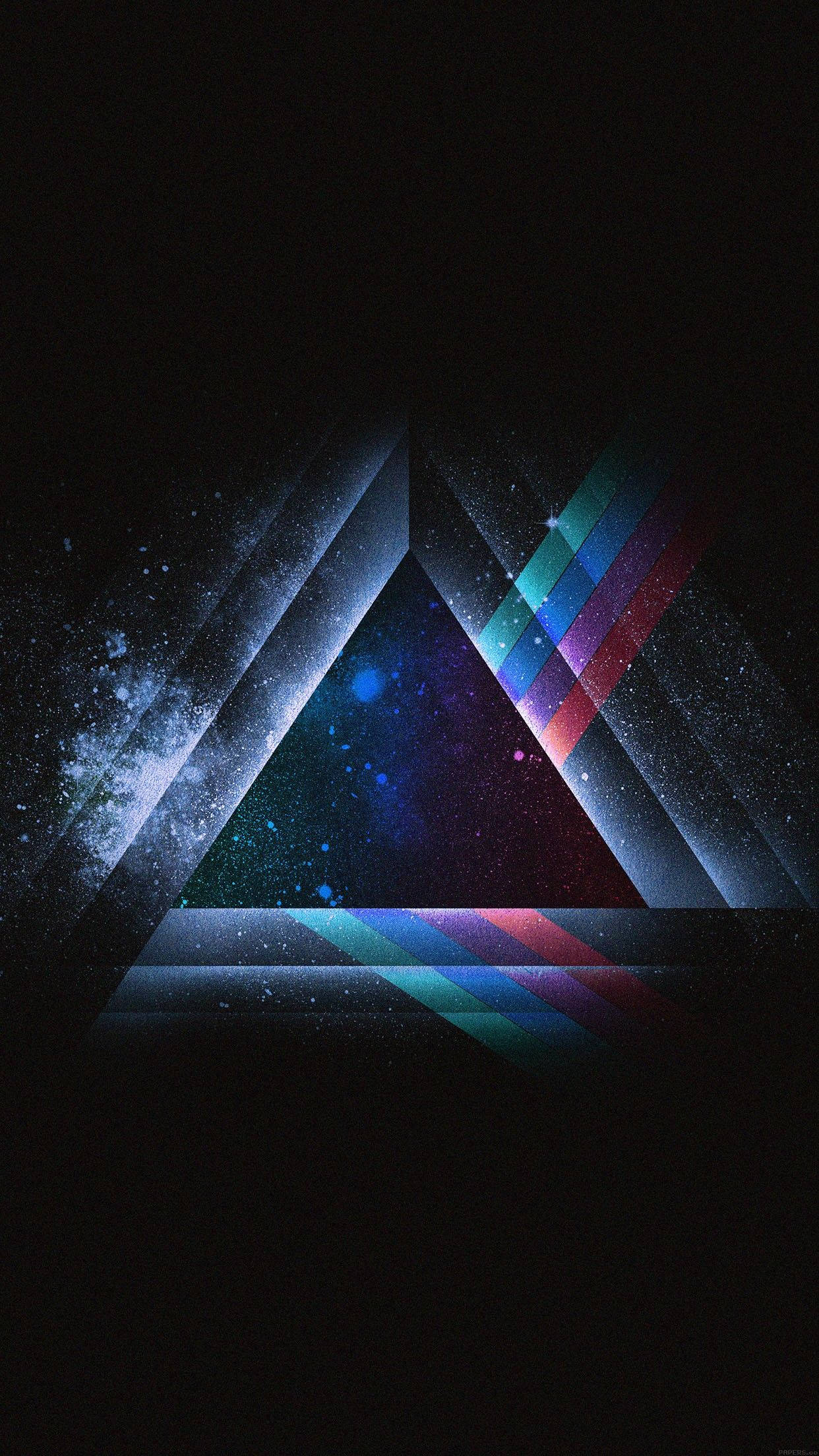 illuminati 桌布 壁紙 — 一個帶有鮮豔彩虹條紋的宇宙三角形，在黑色虛空中框住了一個星雲。