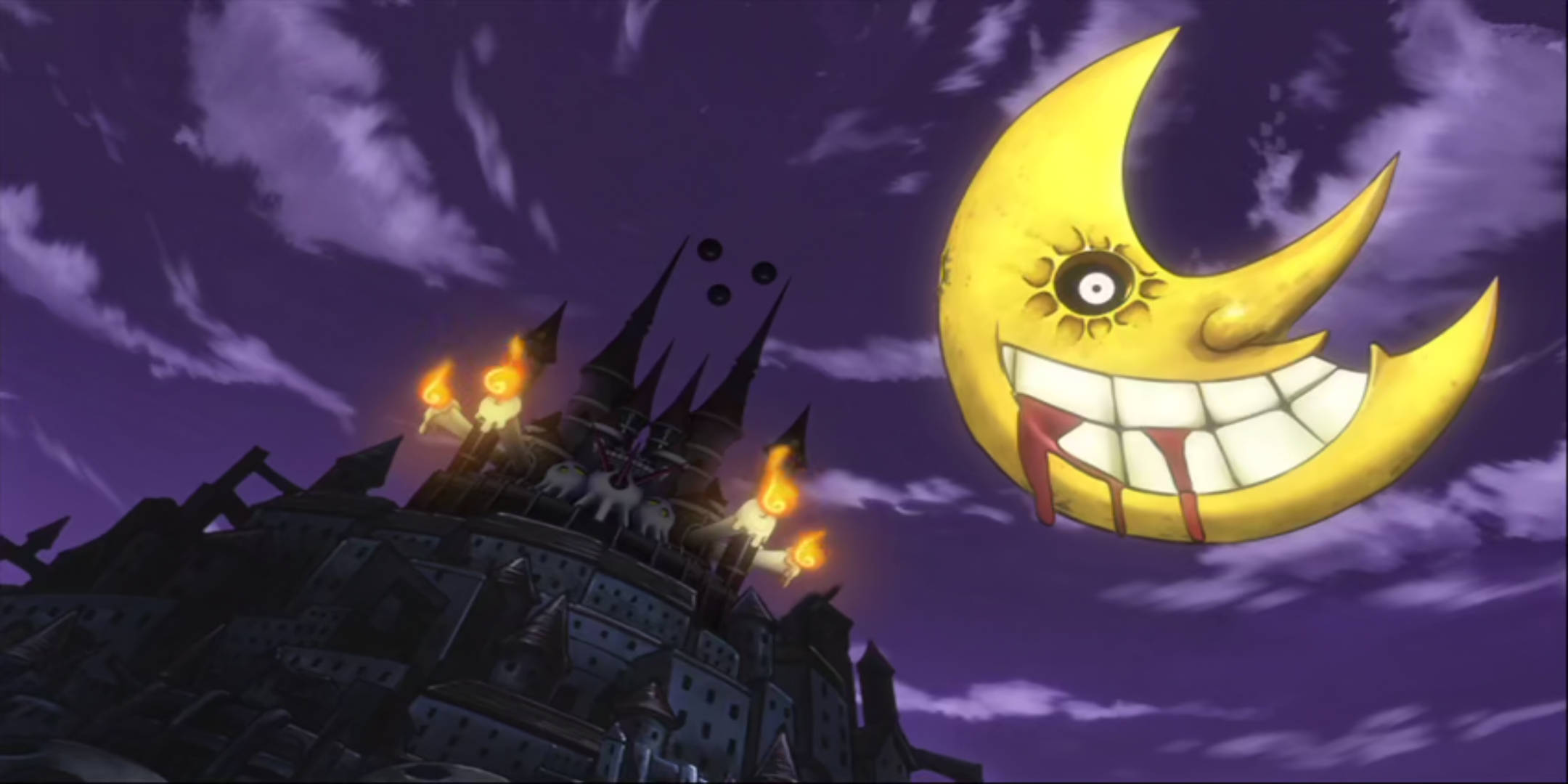 soul eater moon 桌布 壁紙 — 一個帶著咧嘴笑、牙齒滴血的可怕黃色新月，籠罩在紫色天空下、塔樓燃燒的黑暗城堡之上。