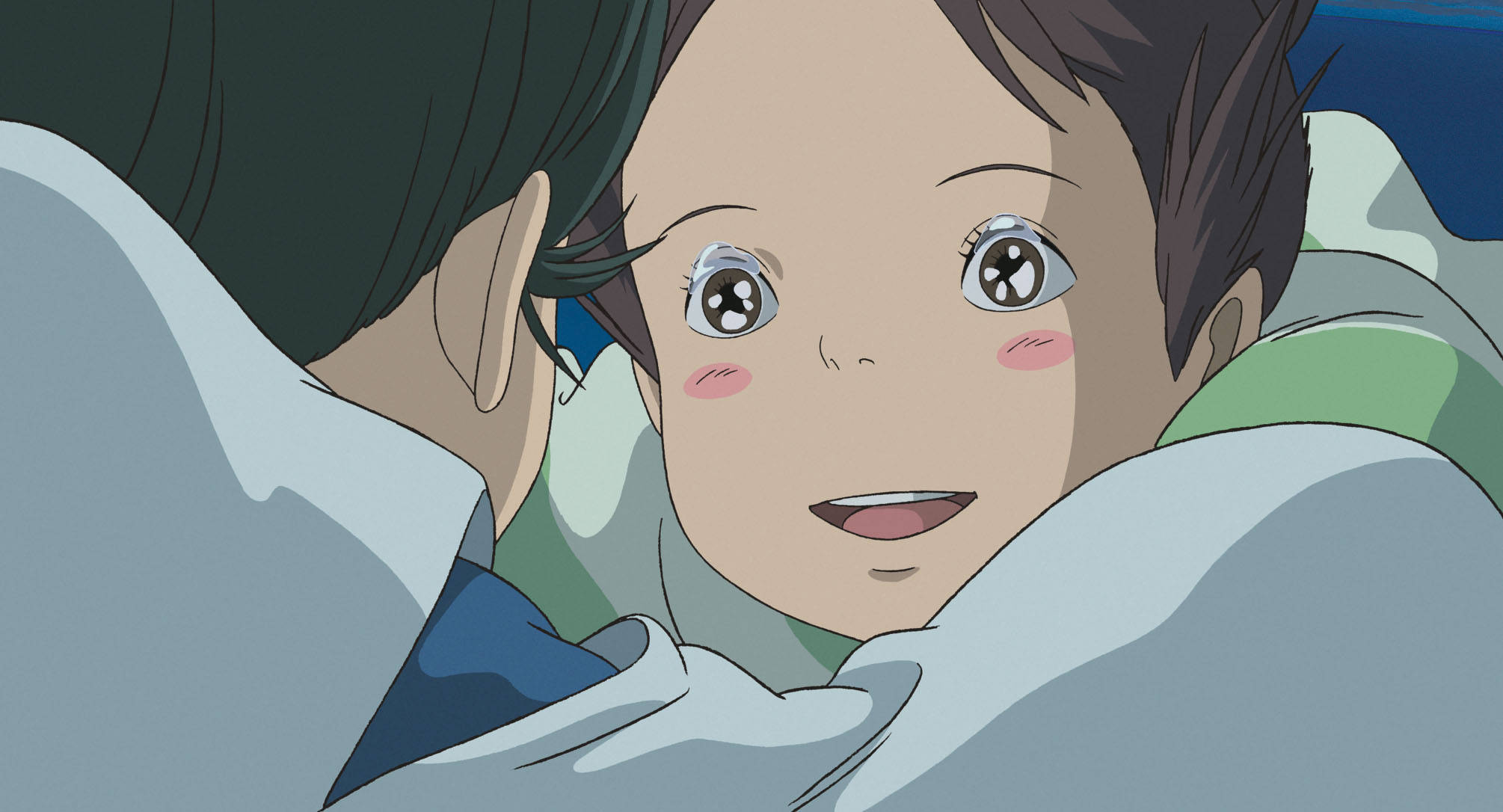 神隱少女 桌布 桌布 壁紙 — 一個年輕動漫男孩的特寫，睜著好奇的大眼睛，從柔軟的毯子下探出頭來。