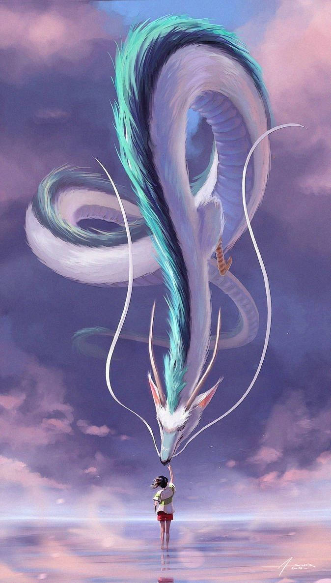 日式龍 桌布 壁紙 — 一個年輕女孩站在反光表面上，伸手觸摸一條在暮色天空中盤旋的巨大白色和藍綠色龍。