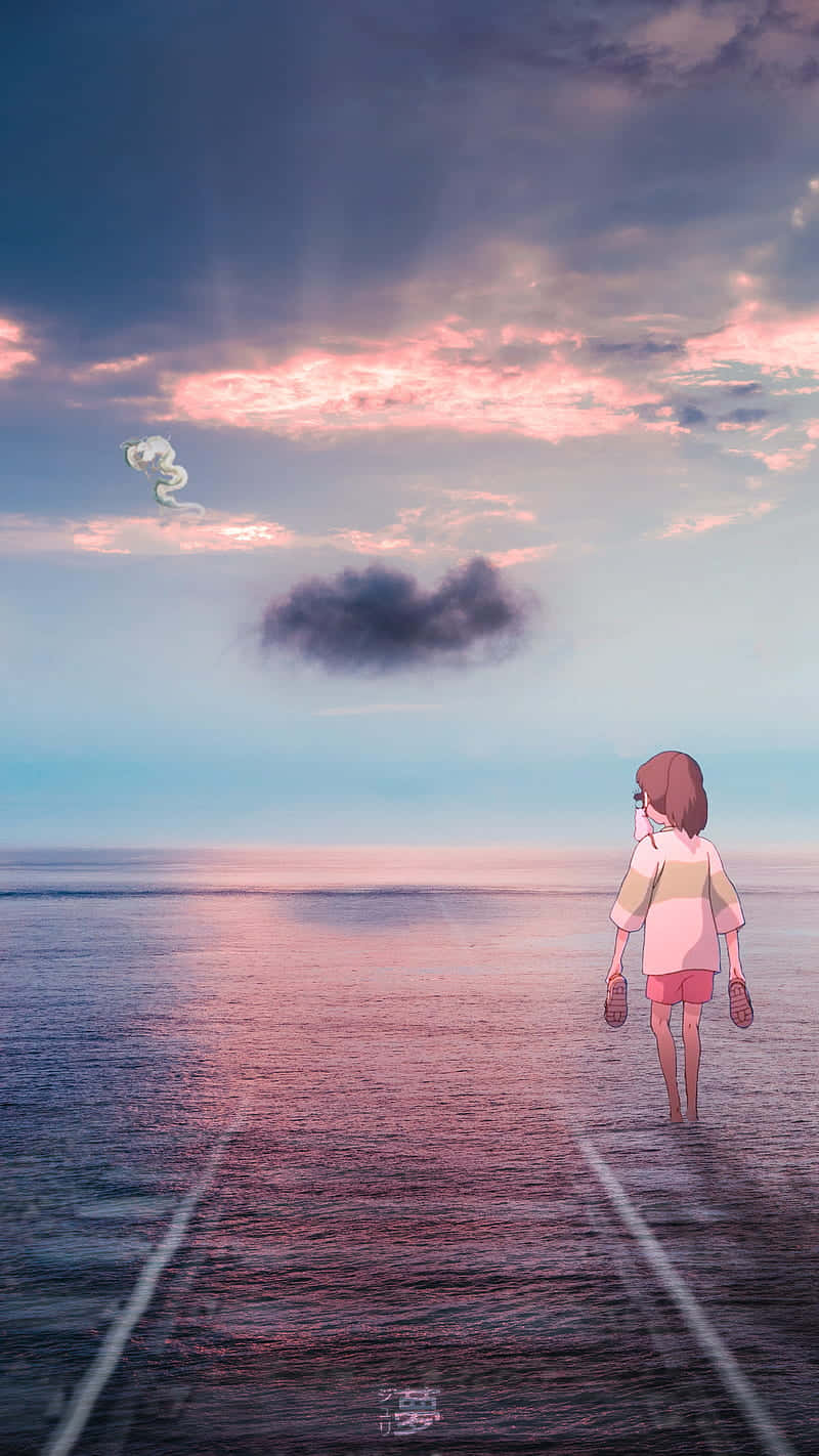 Aesthetic Ghibli 桌布 壁紙 — 一個年輕女孩站在反射的水面上，凝視著粉紅色和藍色的日落天空，一隻幽靈般的龍在上方飛翔。