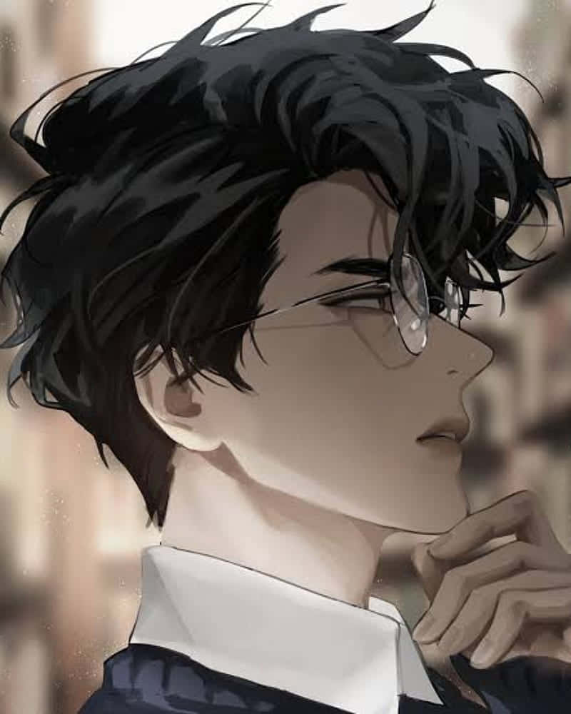 動漫男孩 桌布 壁紙 — 一個年輕男子，凌亂的黑髮和眼鏡，手托下巴，若有所思地向上凝視，一幅沉思的動漫肖像。
