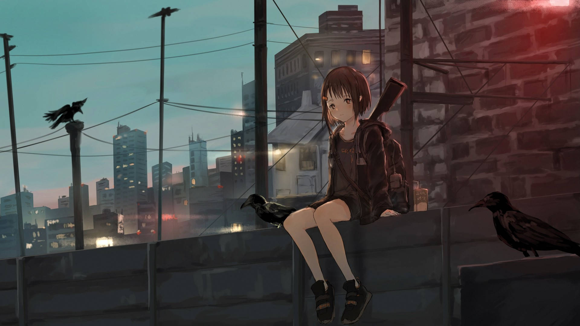 Hoodie 桌布 壁紙 — 一個年輕的動漫女孩坐在屋頂邊緣，烏鴉相伴，城市燈光在暮色天空中閃爍。