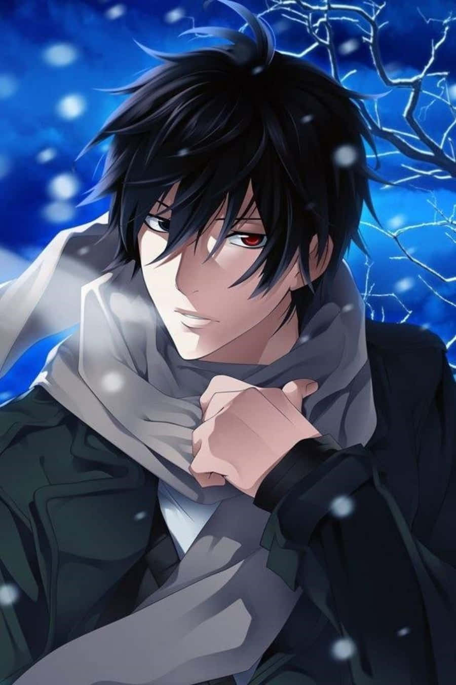 動漫男孩 桌布 壁紙 — 一個年輕的動漫男子，黑髮紅眼，站在雪景冬季場景中，圍著圍巾，背景是藍色和光禿禿的樹木。