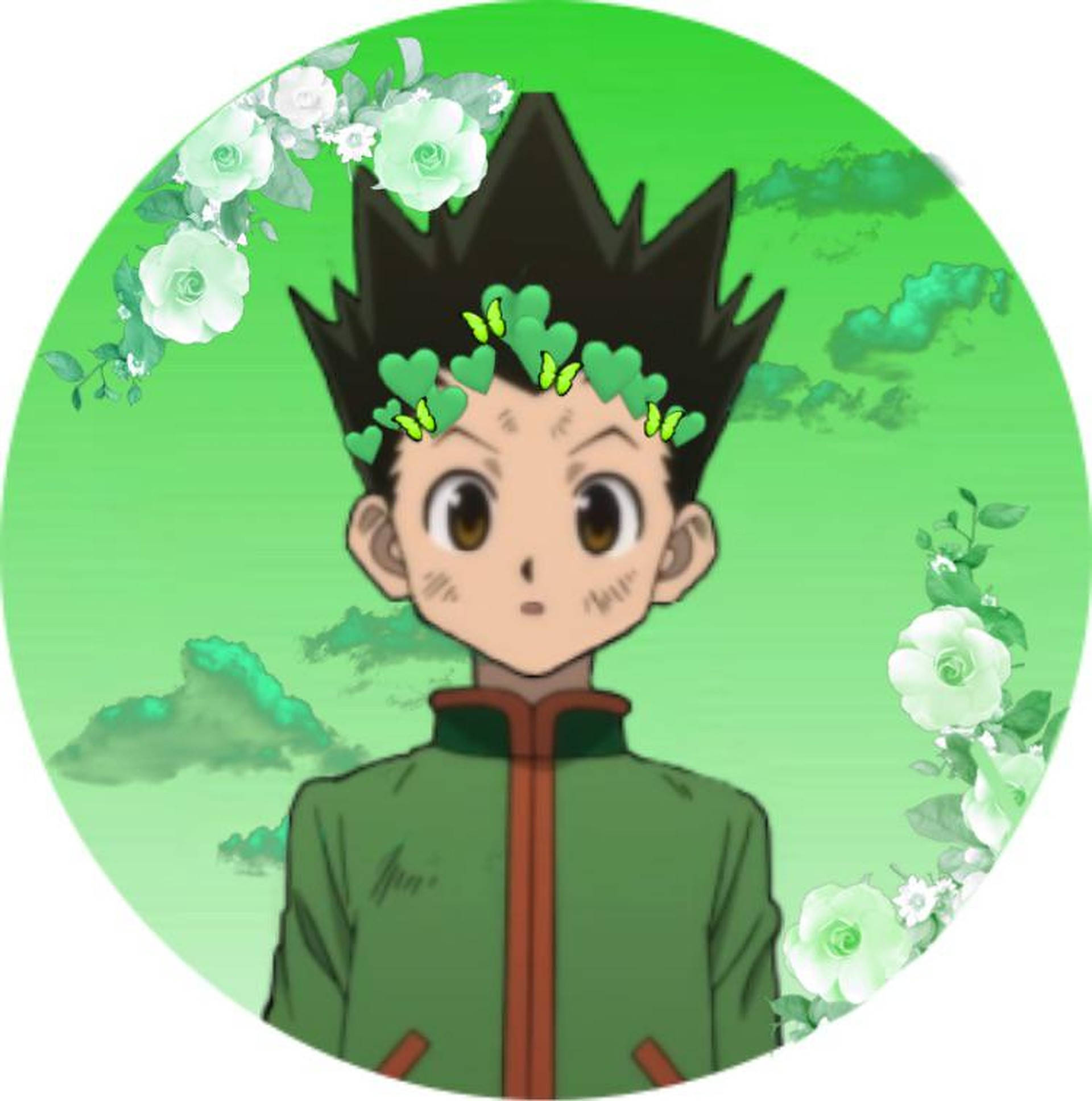 動漫頭像 桌布 壁紙 — 一個年輕的動漫男孩，有著刺蝟般的黑色頭髮和綠色心形葉子，蝴蝶在他頭頂飛舞，背景是柔和的綠色天空和白色花朵。