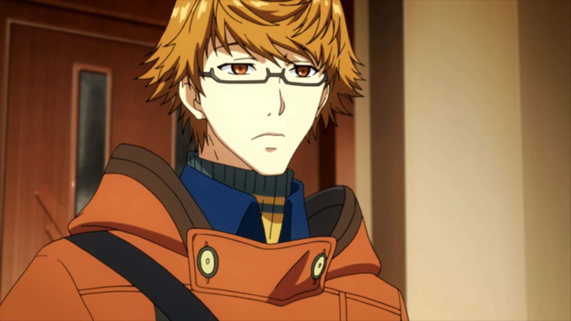 Nishiki Nishio 桌布 壁紙 — 一個年輕的動漫男孩，橙色頭髮戴眼鏡，穿著橙色外套在室內，表情嚴肅。