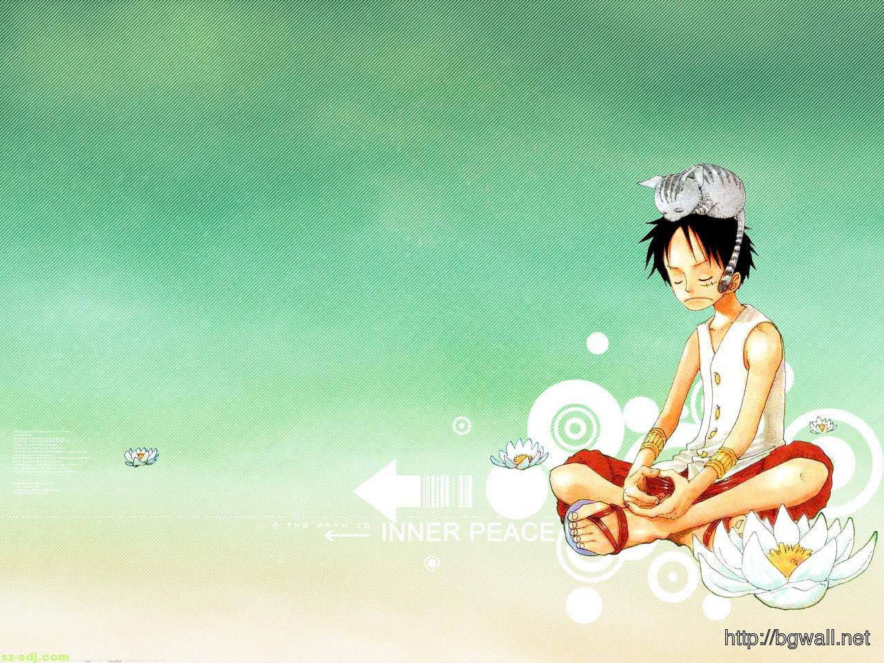 Luffy Funny 桌布 壁紙 — 一個年輕的動漫男孩盤腿坐在蓮花上冥想，頭頂上有一隻貓，背景是柔和的綠色漸變。
