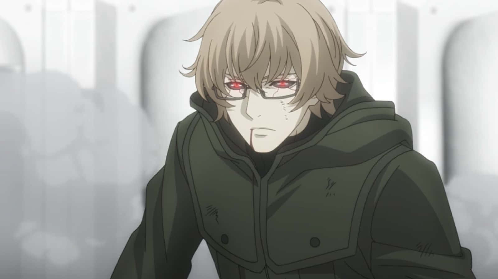Nishiki Nishio 桌布 壁紙 — 一個年輕的動漫男性，有著凌亂的金色頭髮和發光的紅色眼睛，戴著眼鏡，穿著深綠色連帽外套，凝視著。