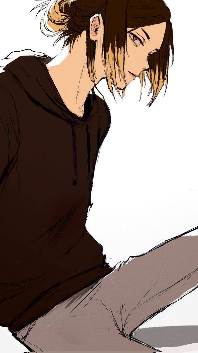 Kenma Kozume 桌布 壁紙 — 一個年輕的動漫角色，棕色頭髮盤成髮髻，穿著深色連帽衫，在純白色背景前低頭沉思。