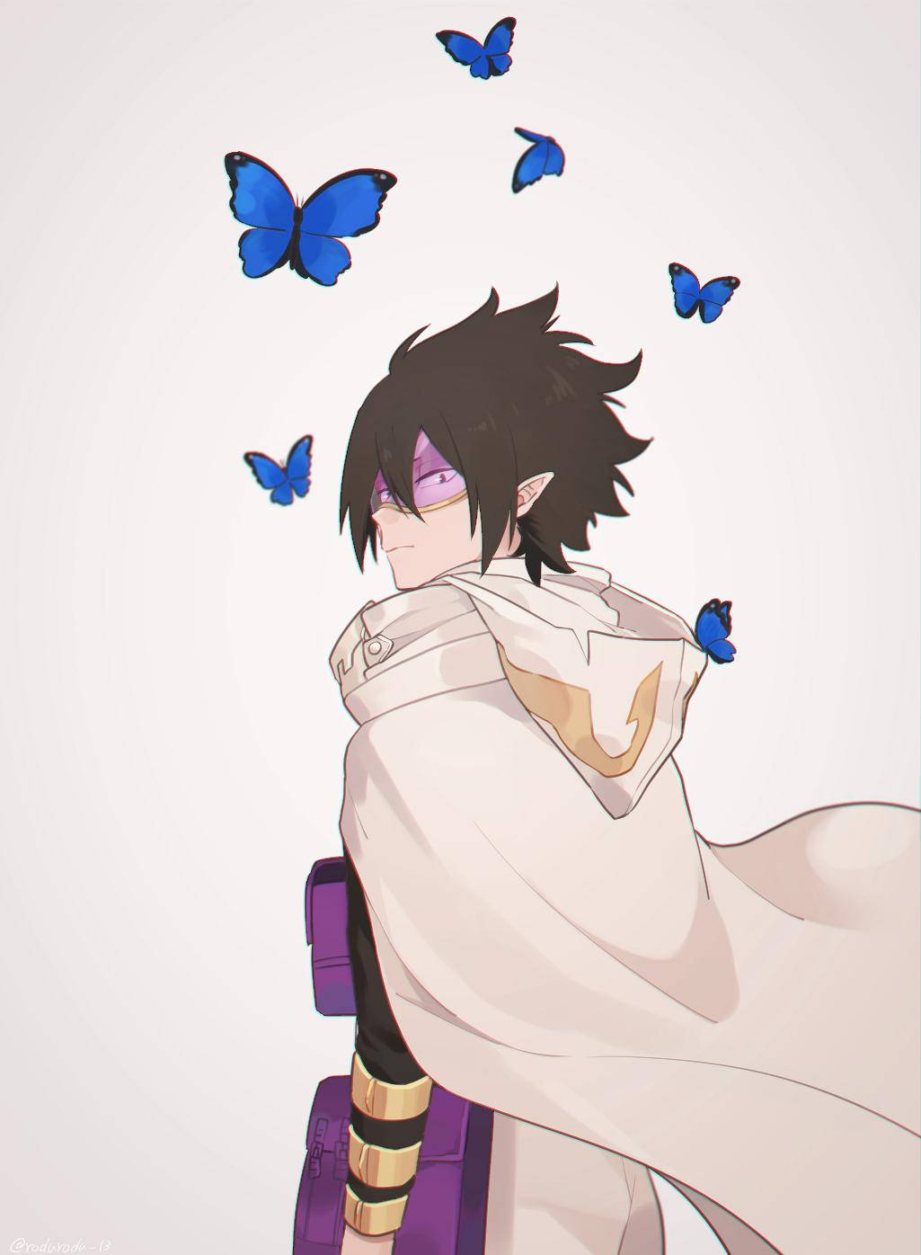 Tamaki Amajiki 桌布 壁紙 — 一個年輕的動漫角色，黑髮紫眼，側面站立，鮮豔的藍色蝴蝶在純色背景前圍繞他飛舞。
