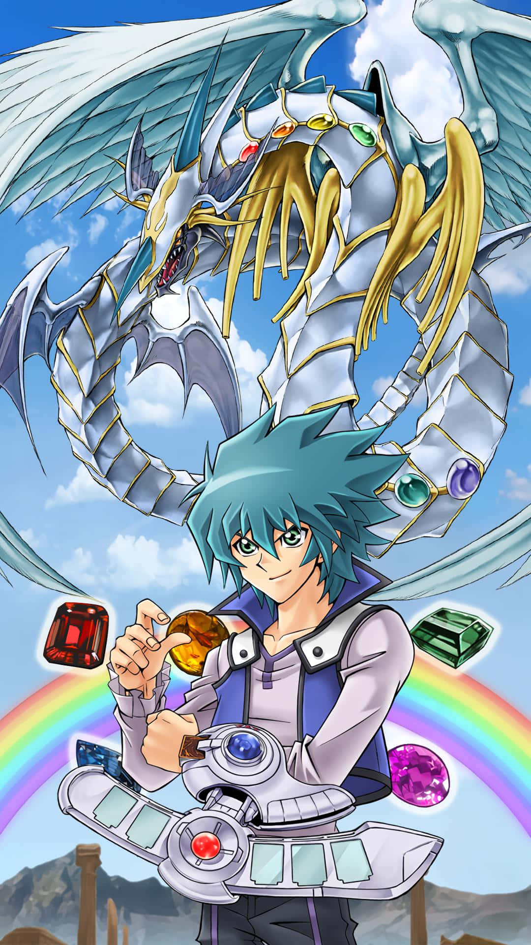 Yugioh Dragons 桌布 壁紙 — 一個年輕的動畫男孩，擁有青綠色頭髮，手持決鬥盤，身後一隻雄偉的銀色和金色龍在明亮的藍天和彩虹中翱翔。