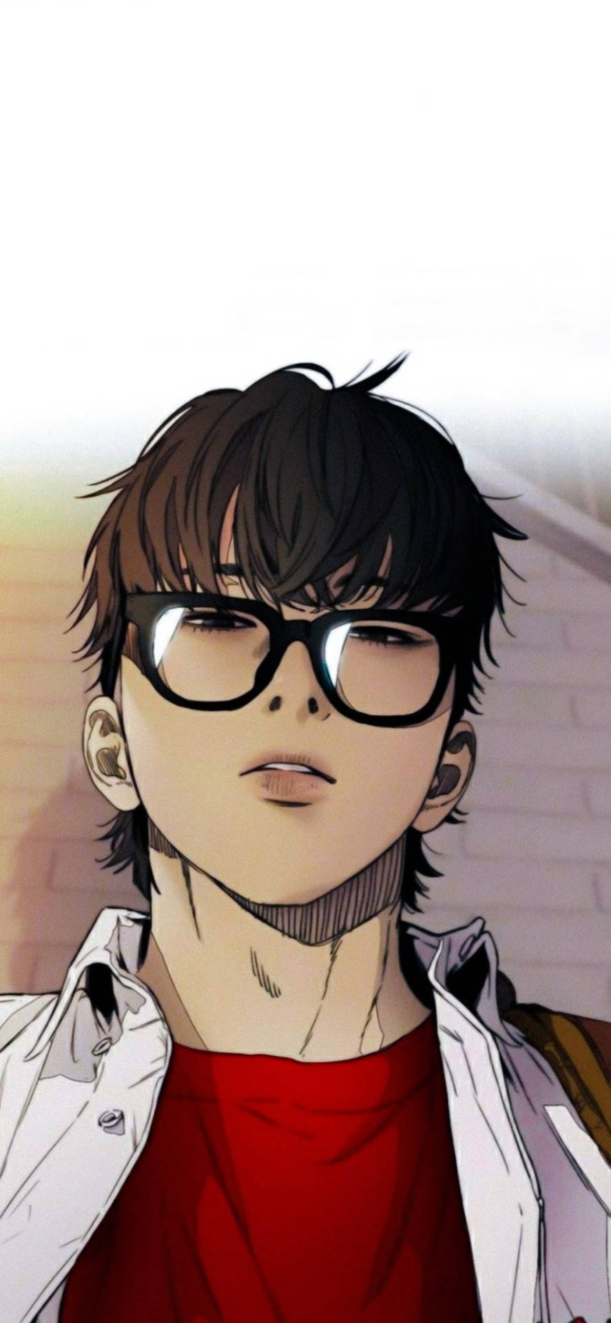 jay jo 桌布 壁紙 — 一個年輕的動畫男性，擁有凌亂的棕色頭髮和黑色眼鏡，穿著紅色襯衫，外面套著敞開的白色外套，背景是柔軟的磚牆。