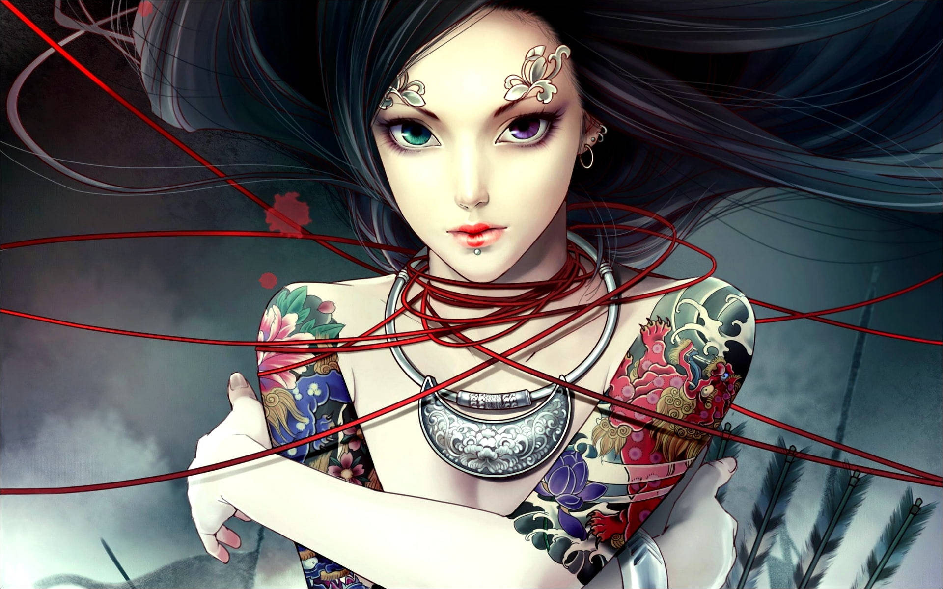 Sexy Anime 桌布 壁紙 — 一個引人注目的動漫女性，擁有異色瞳和彩色刺青，在暴風雨背景下被紅繩纏繞。