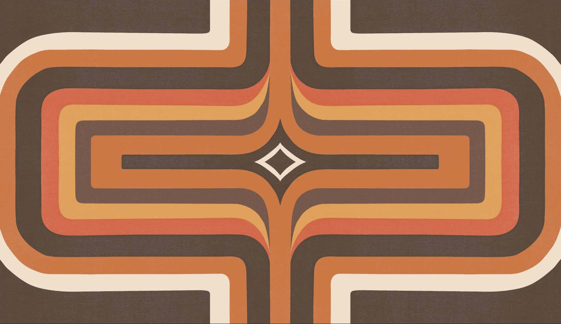 Brown Geometric 桌布 壁紙 — 一個復古幾何圖案，在深色背景上，從中央菱形向外輻射的同心橙色、棕色和奶油色條紋。