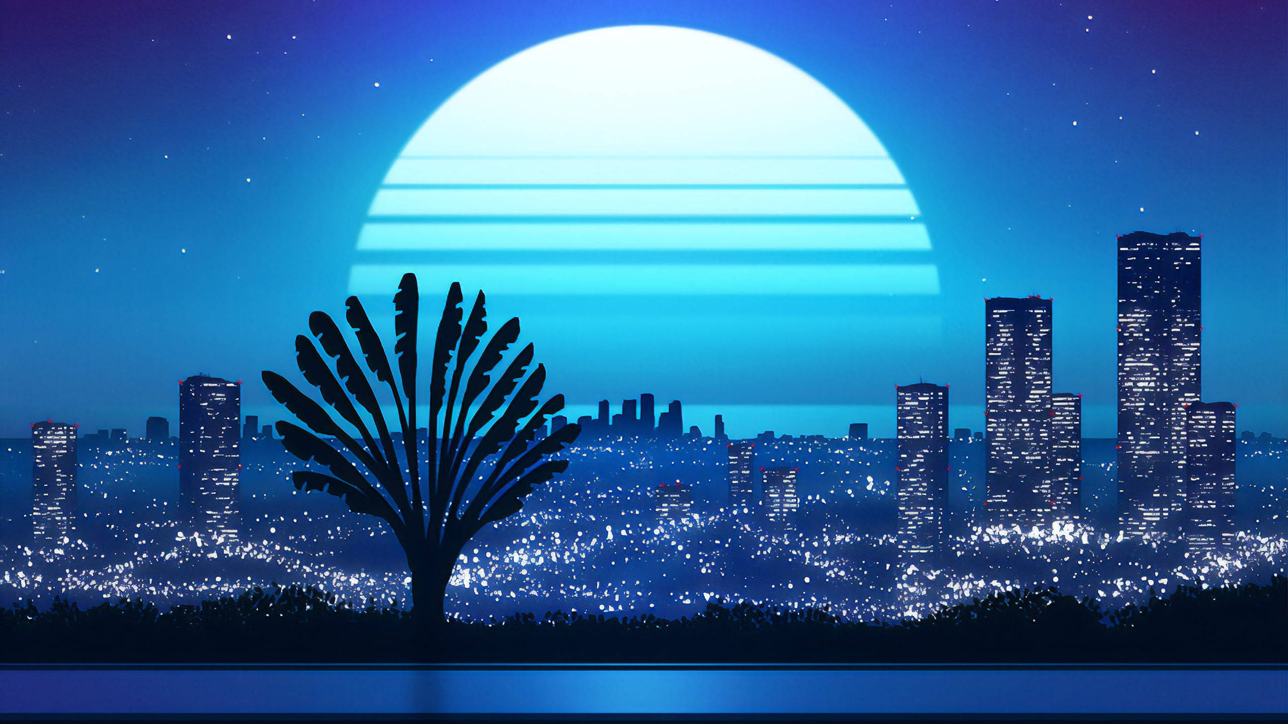 Midnight 桌布 壁紙 — 一個復古未來主義的夜景城市景觀，巨大的條紋月亮在發光的摩天大樓和孤獨的棕櫚樹剪影上方閃耀。