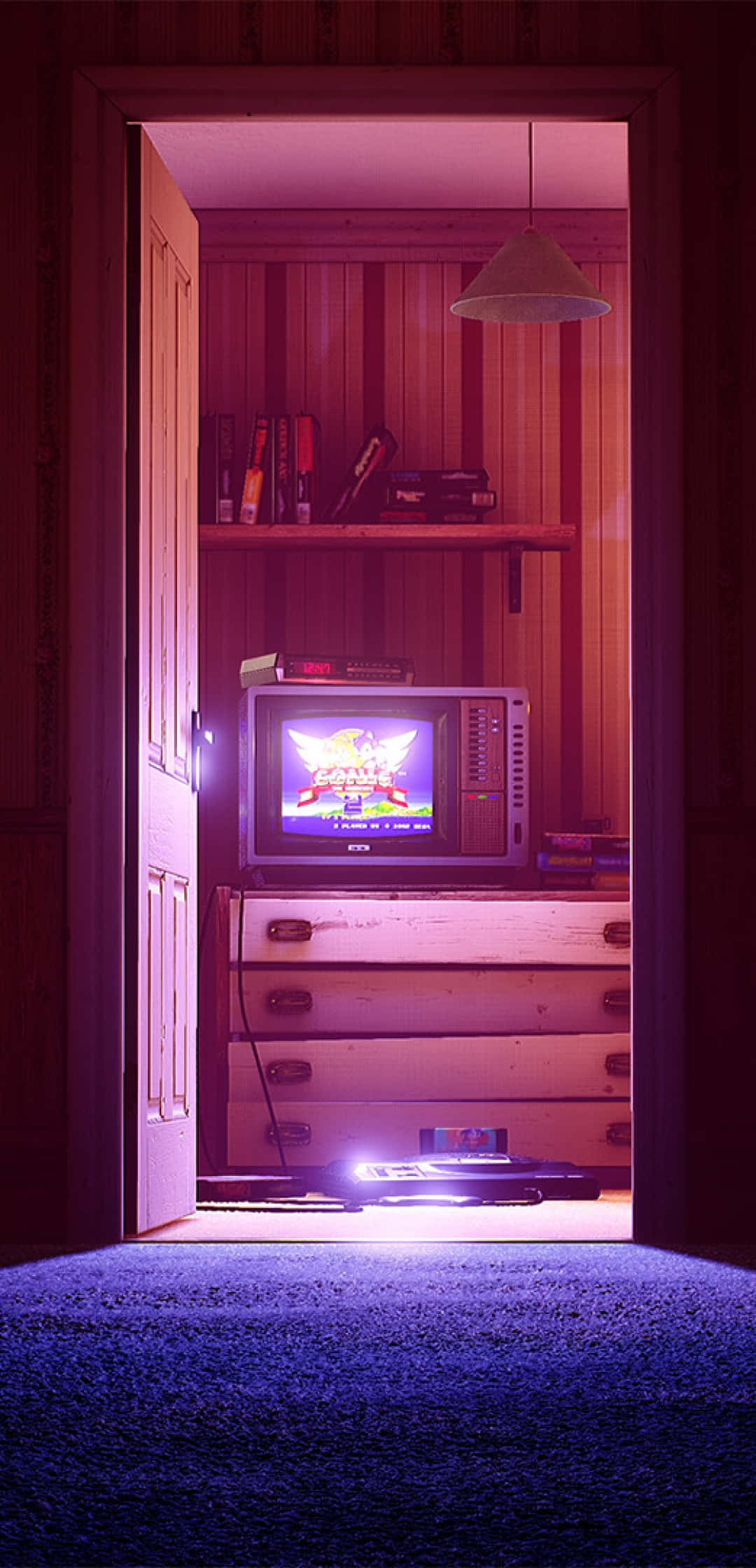 Gaming Room 桌布 壁紙 — 一個復古遊戲設置在木質房間中透過敞開的門口發出紫色光芒。