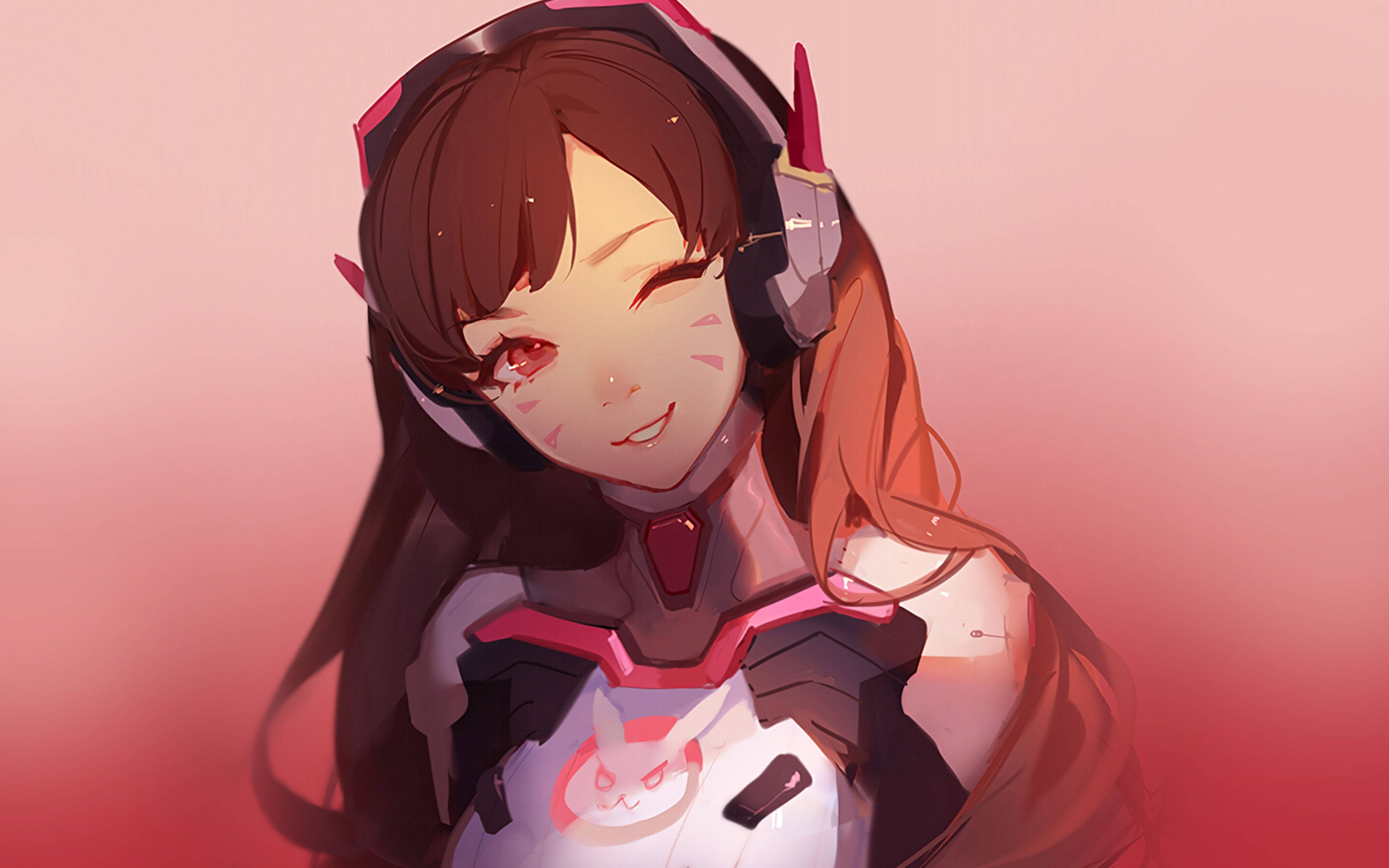 Anime Gaming 桌布 壁紙 — 一個微笑的動漫女孩，戴著耳機，穿著帶有兔子標誌的未來風格服裝，背景是柔和的粉紅色漸變。