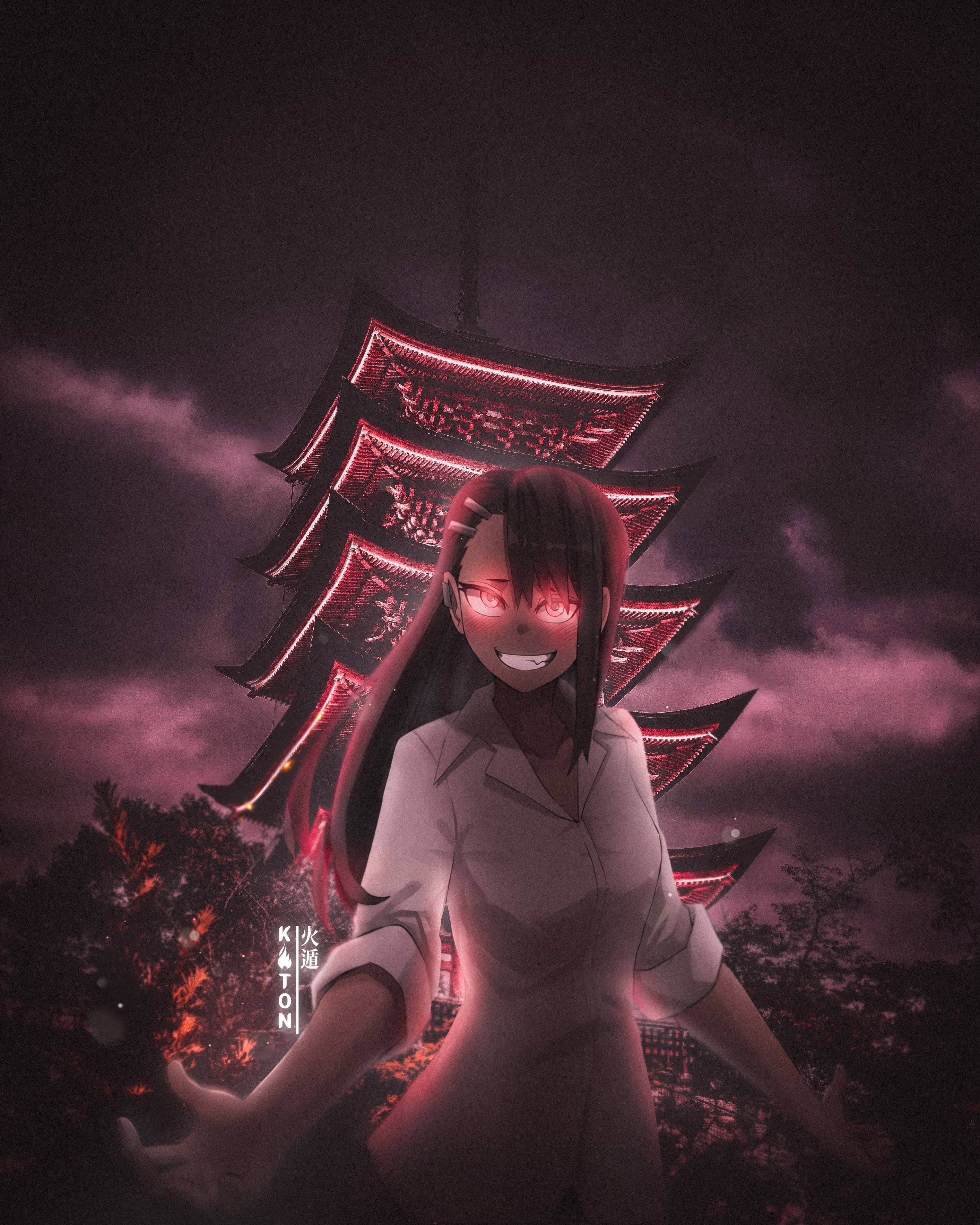 長瀞 桌布 壁紙 — 一個微笑的動漫女孩，擁有發光的紅色眼睛，站在一座發光的紅色寶塔前，背景是深紫色的暴風雨天空。