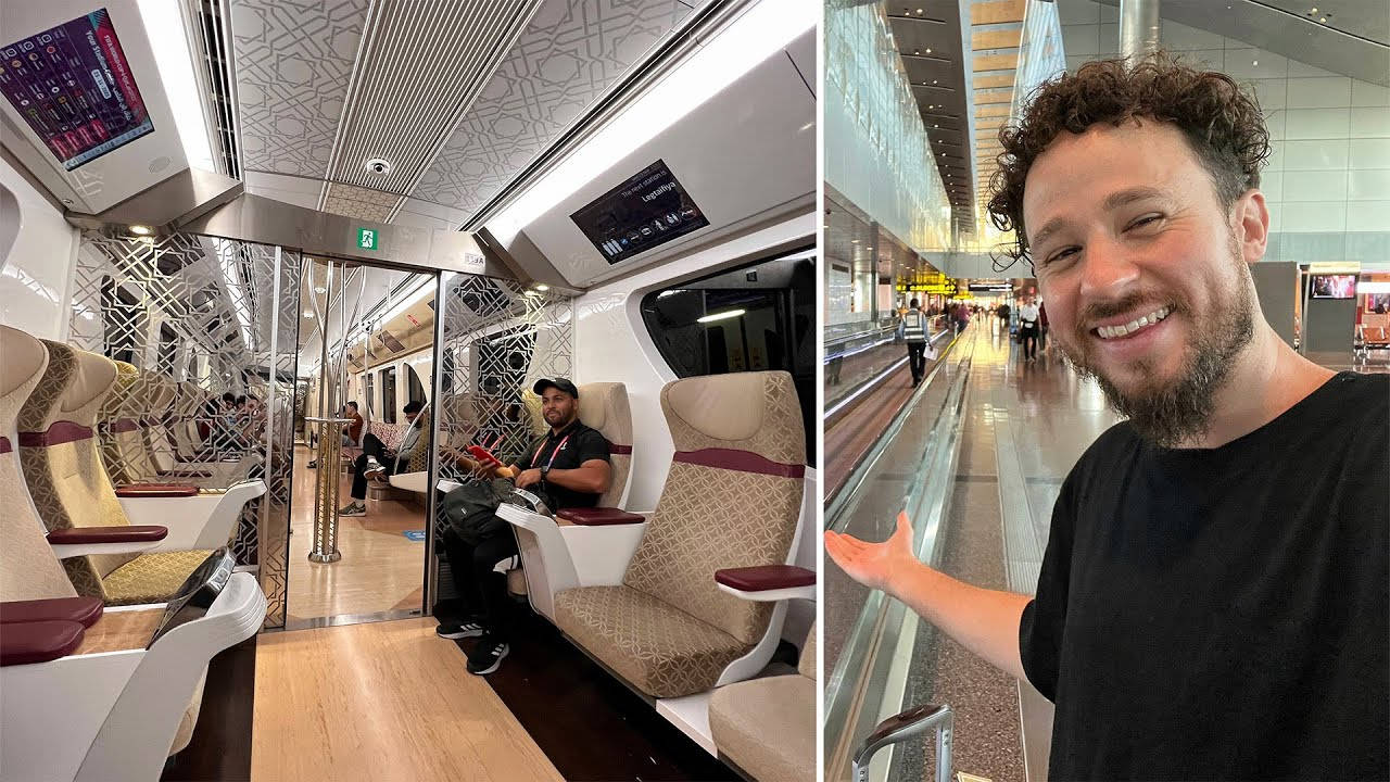 火車 桌布 壁紙 — 一個微笑的男子在現代火車站做手勢，而另一名男子則在設有圖案座椅和幾何天花板設計的豪華火車車廂內放鬆。