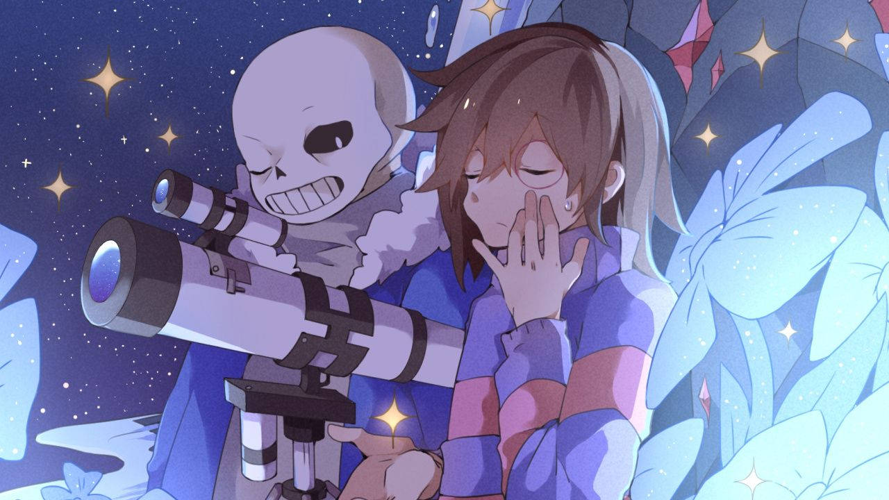 Sans 桌布 壁紙 — 一個微笑的骷髏和一個穿著條紋連帽衫的女孩透過望遠鏡凝視著被發光藍色花朵環繞的星空。