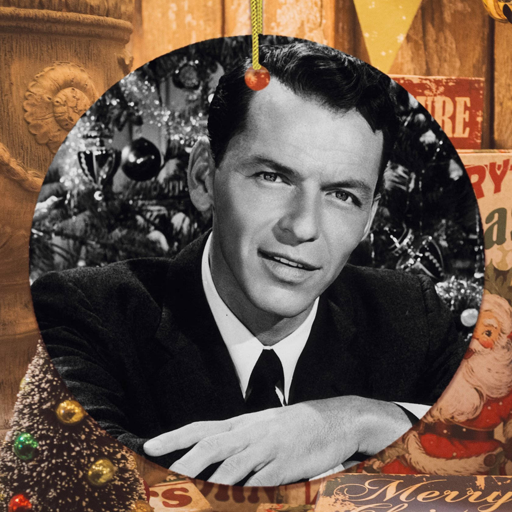 Sinatra 桌布 壁紙 — 一個微笑西裝男子的復古黑白肖像，位於圓形裝飾品上，周圍環繞著節日裝飾。