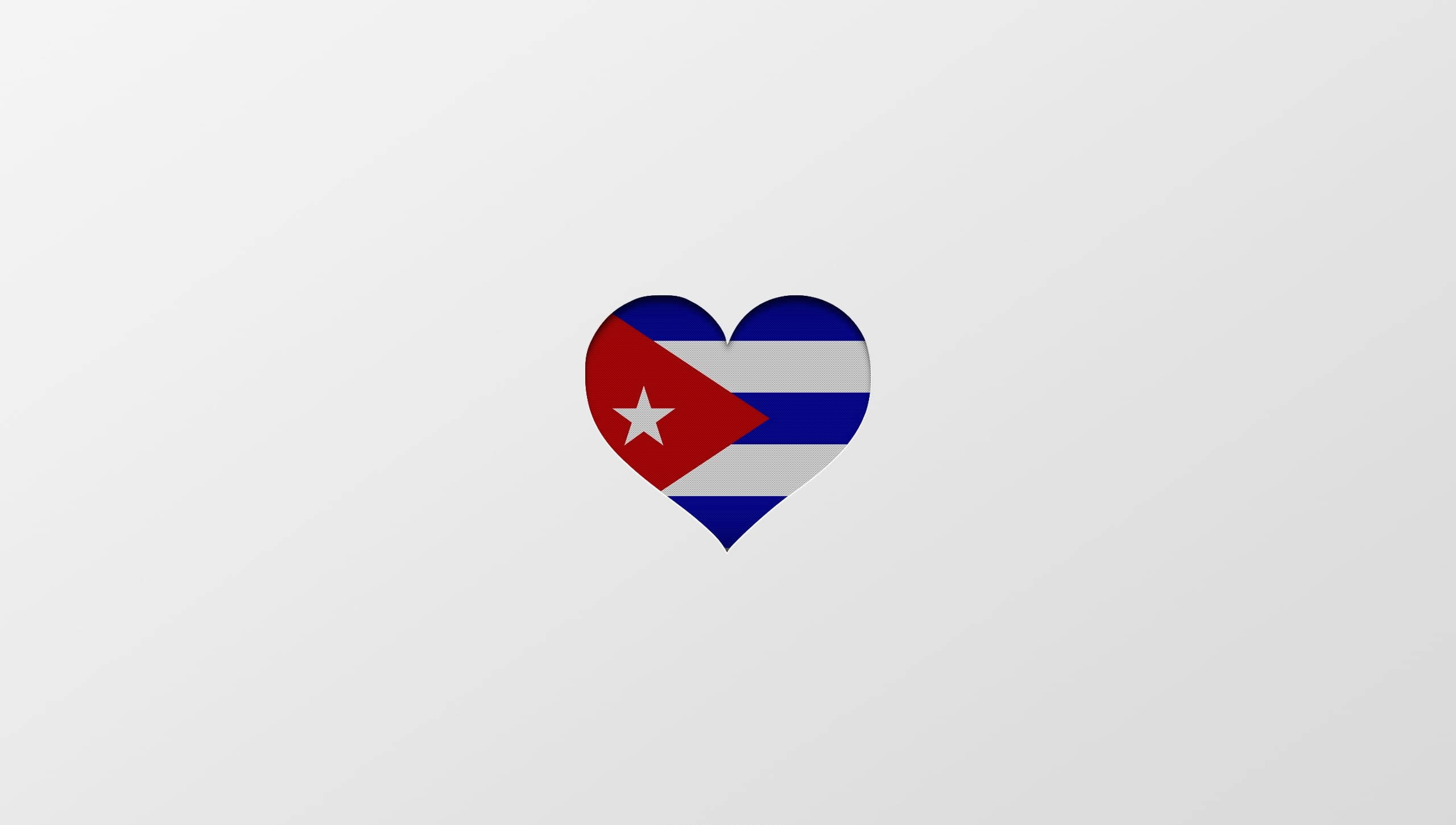 Cuban 桌布 壁紙 — 一個心形古巴國旗，置於柔和漸變背景中央。