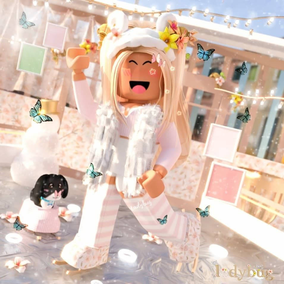 美學 Roblox 女孩 桌布 壁紙 — 一個快樂的Roblox頭像，戴著花卉冬季帽子和圍巾，在粉彩裝飾的房間裡與蝴蝶共舞。