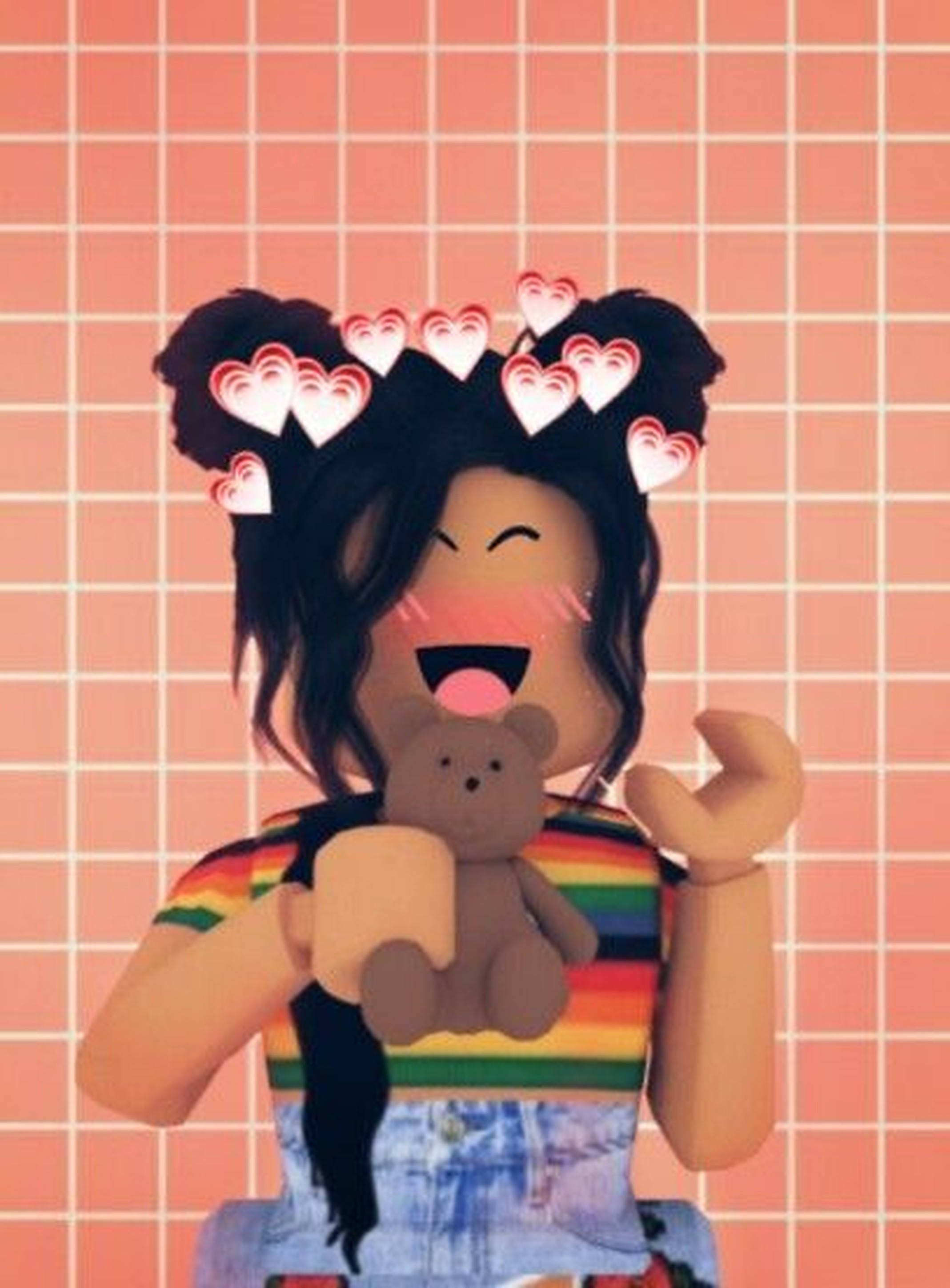 Roblox Girl 桌布 壁紙 — 一個快樂的Roblox頭像，頭髮上有愛心表情符號，在粉紅色網格背景前抱著一隻泰迪熊。