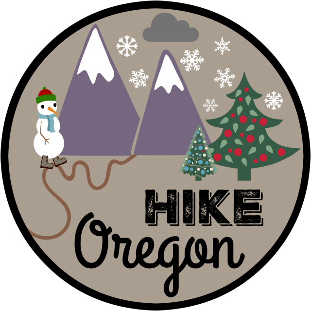 登山 桌布 壁紙 — 一個快樂的雪人在雪山和裝飾樹附近遠足，雪花飄落，帶有「HIKE Oregon」文字。