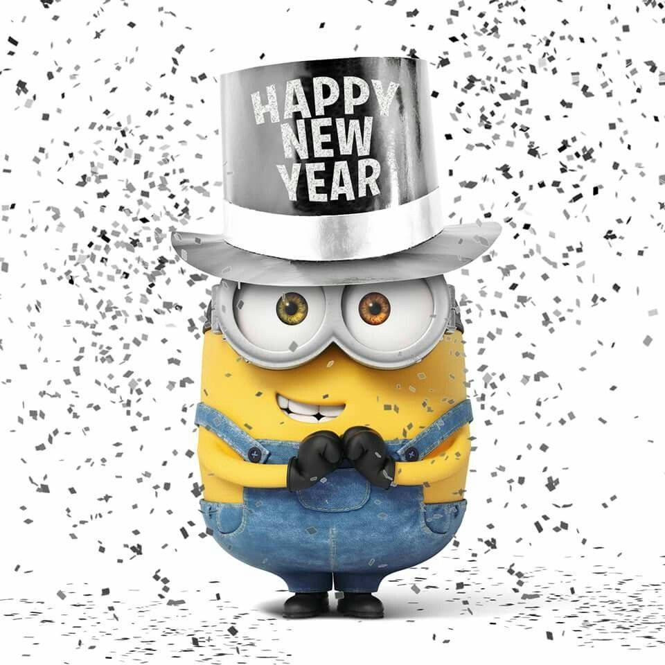 小小兵 桌布 壁紙 — 一個快樂的黃色Minion，身穿藍色吊帶褲，戴著銀色「Happy New Year」高帽，在飄落的銀色紙屑中慶祝。