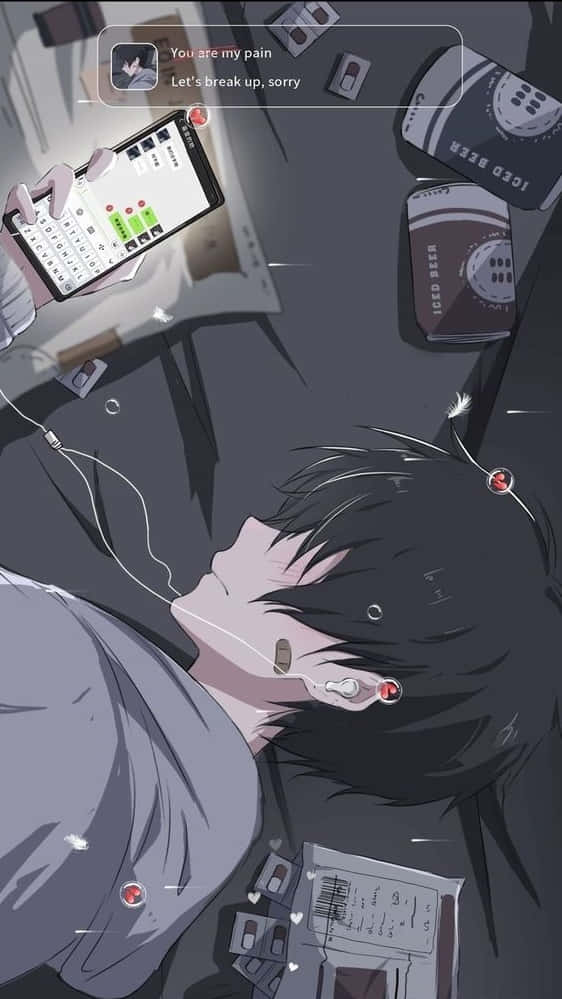 桌布 壁紙 — 一個悲傷的動漫男孩躺在地上，聽著手機上的分手訊息，周圍散落著空啤酒罐。