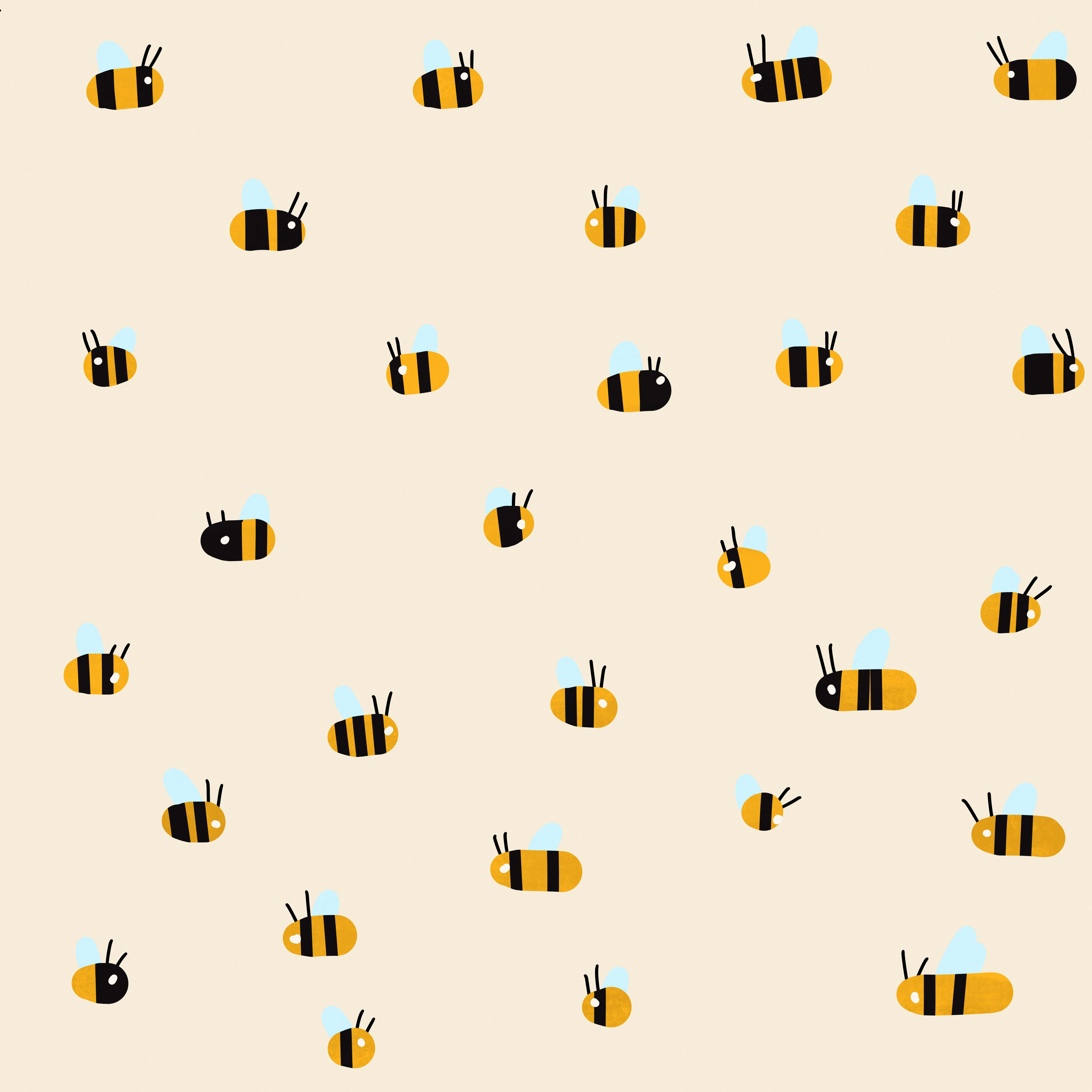 Aesthetic Bee 桌布 壁紙 — 一個愉快的圖案，由風格化的卡通蜜蜂組成，帶有黃黑條紋和淺藍色翅膀，散佈在柔軟的米色背景上。