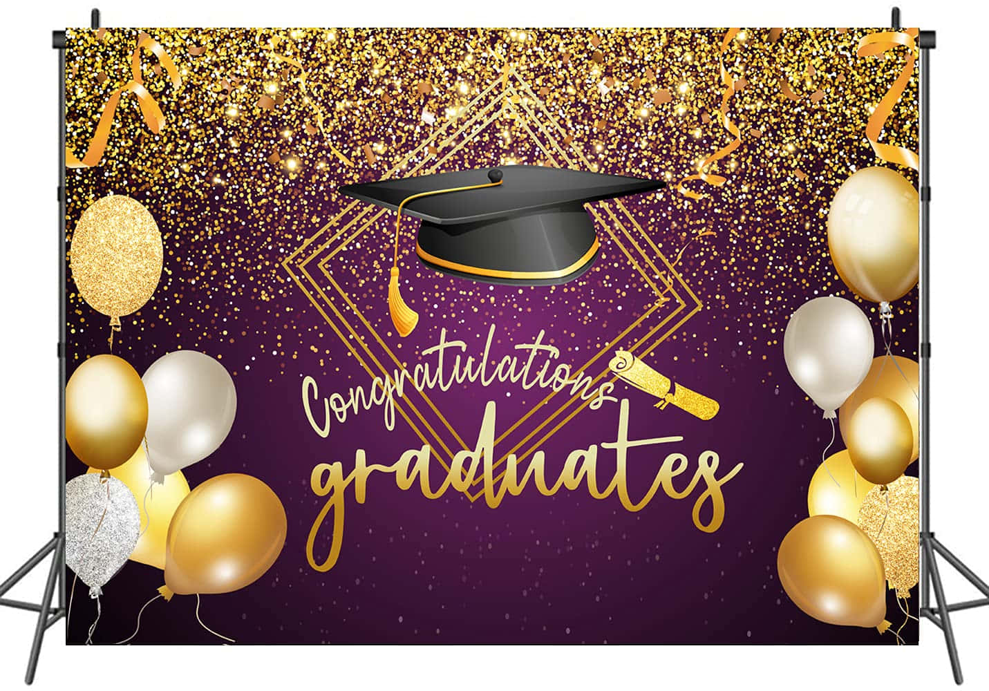 Congratulations 桌布 壁紙 — 一個慶祝畢業的背景，有黑色學士帽、金色紙屑和氣球，襯托深紫色背景。