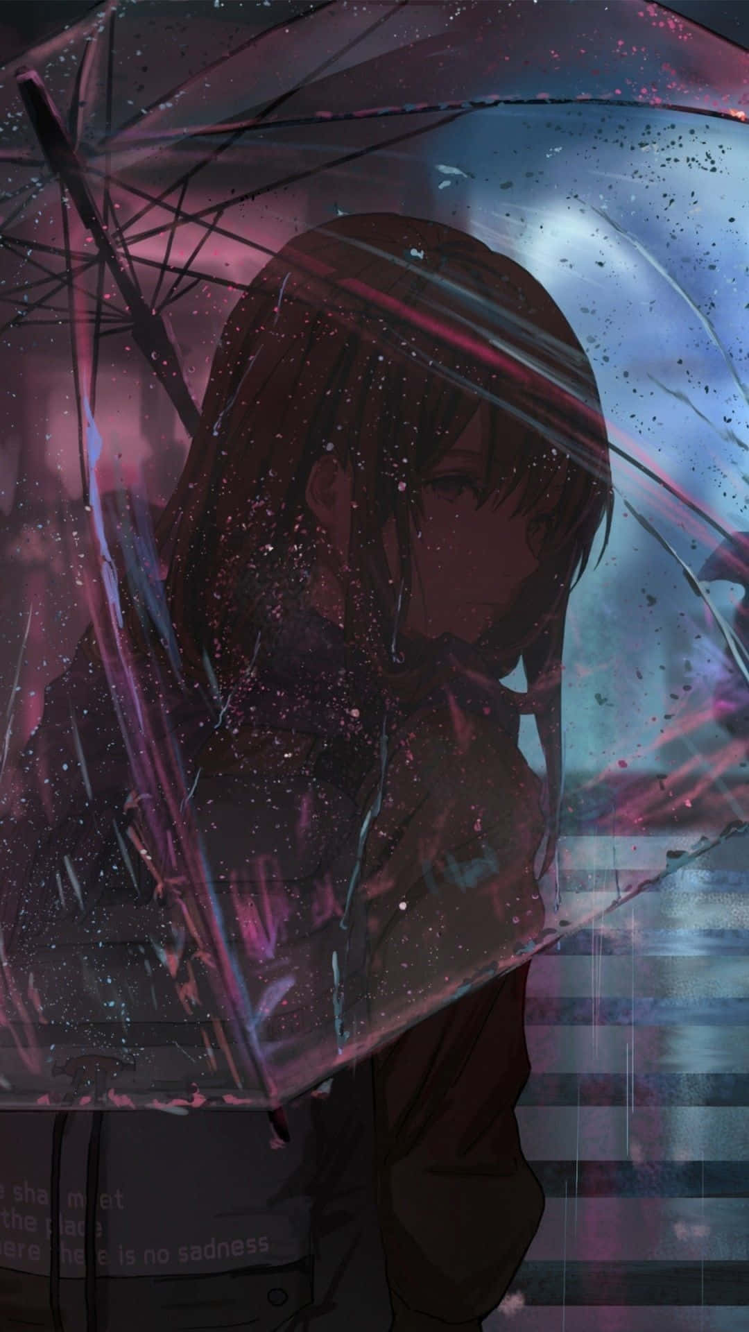 Anime Rain 桌布 壁紙 — 一個憂鬱的動漫女孩，深色頭髮，在陰沉的黃昏天空下，雨水順著玻璃流下，她拿著一把透明雨傘。