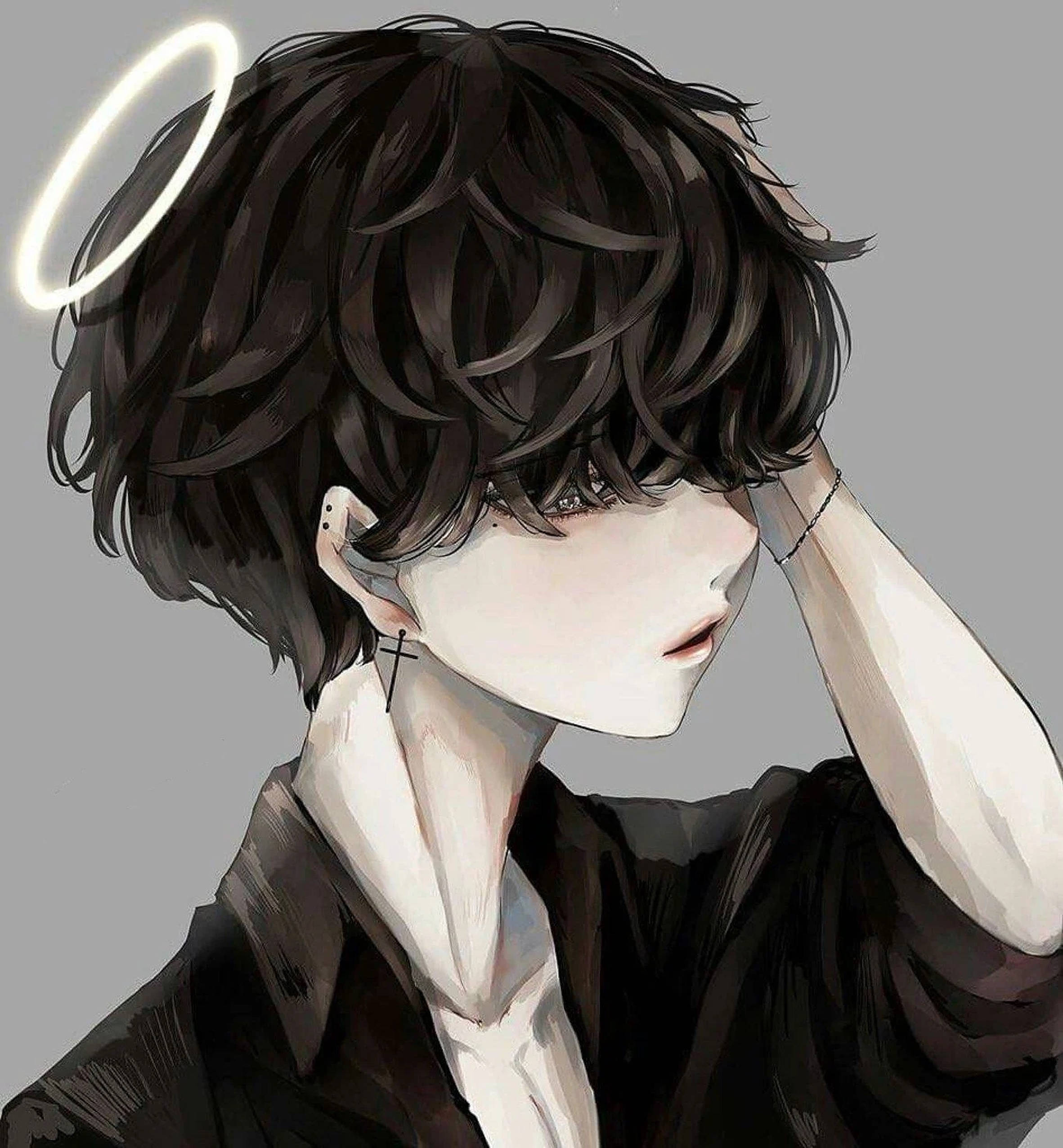 emo 頭像 桌布 壁紙 — 一個憂鬱的動漫男孩，深色頭髮，發光的光環，低頭看著，手放在頭上，背景是純灰色。