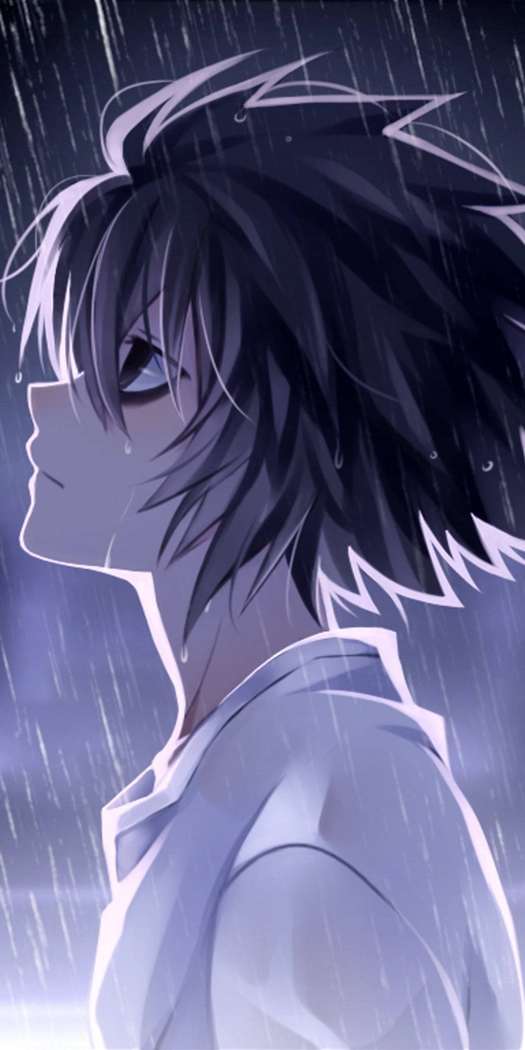 死亡筆記本 桌布 壁紙 — 一個憂鬱的動漫男孩，黑髮，站在雨中，淚水和雨滴從臉上滑落，背景是陰鬱的紫色天空。