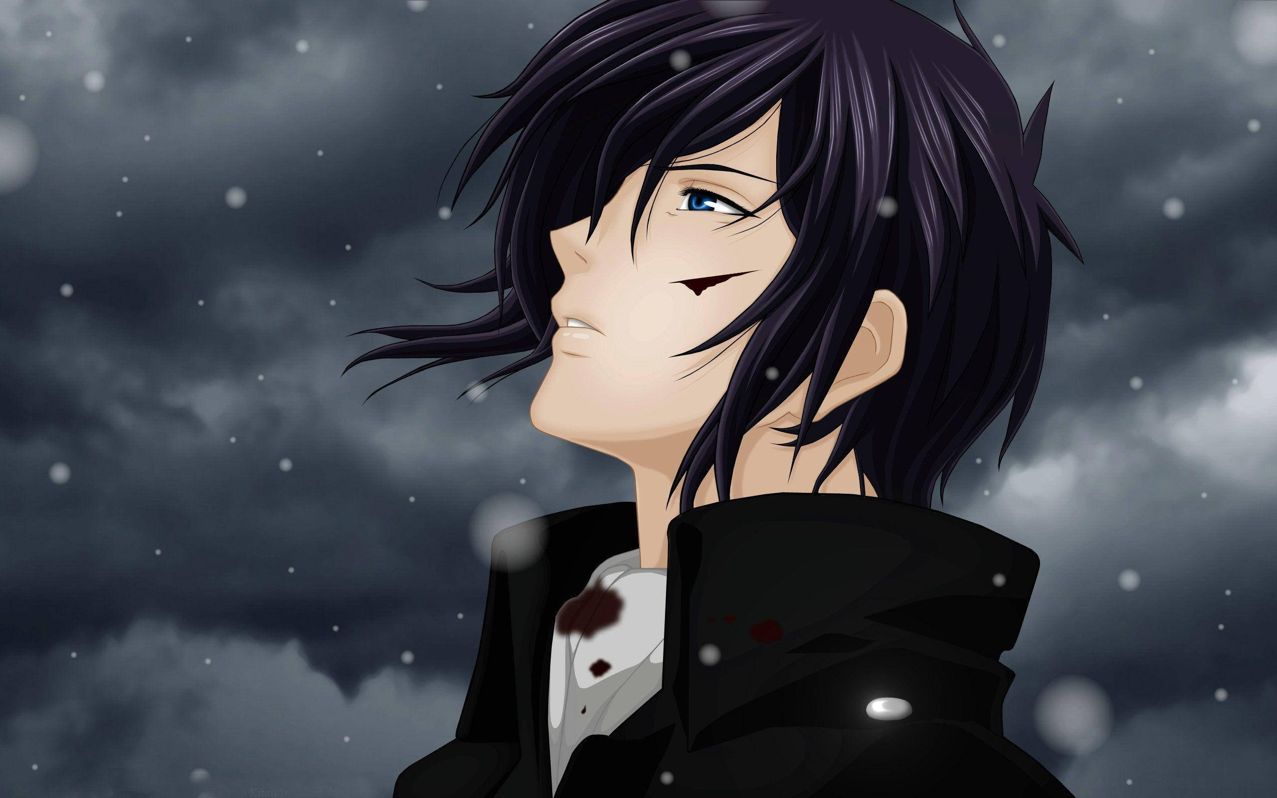 Nightcore 桌布 壁紙 — 一個憂鬱的動漫角色，深色頭髮和藍色眼睛，在雪花飄落的暴風雨灰色天空中向上凝視。
