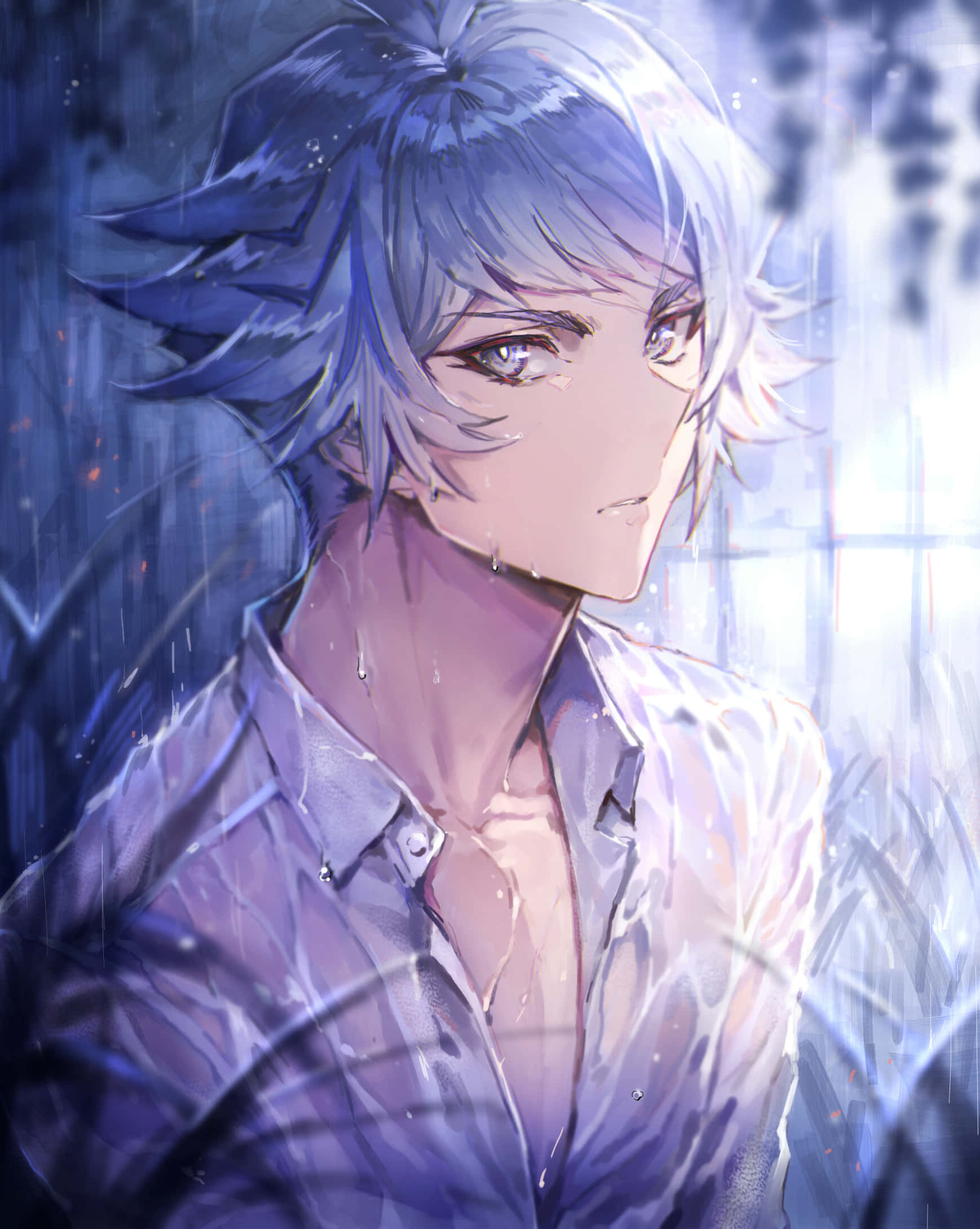Ryoken Kogami 桌布 壁紙 — 一個憂鬱的動畫男孩，銀色頭髮，站在雨中，水從他濕透的襯衫滴落，在柔和的藍色光芒下。