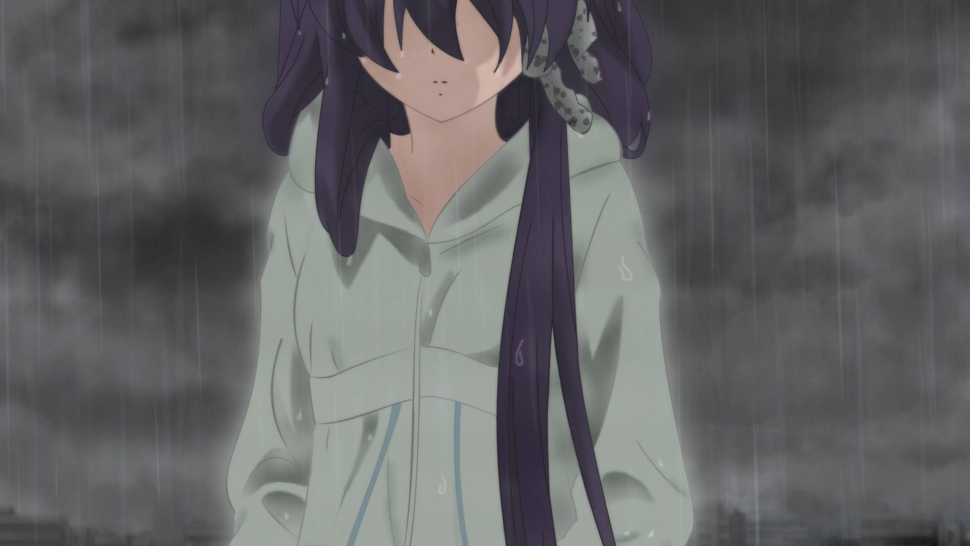 雨中穿著灰色連帽雨衣的紫發動漫女孩 — 憂鬱動漫女孩 GIF 壁紙