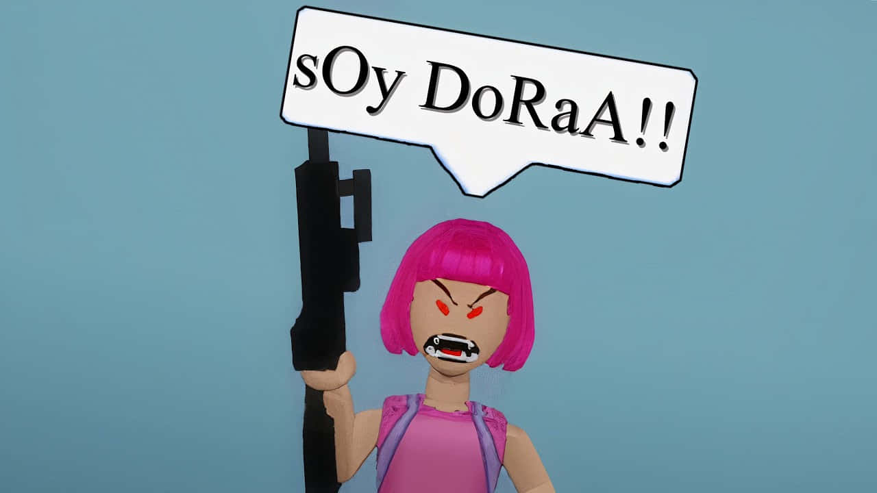 Funny Dora 桌布 壁紙 — 一個憤怒的粉紅色頭髮Roblox角色，手持黑色步槍，對著純藍色背景大喊sOy DoRaA!!