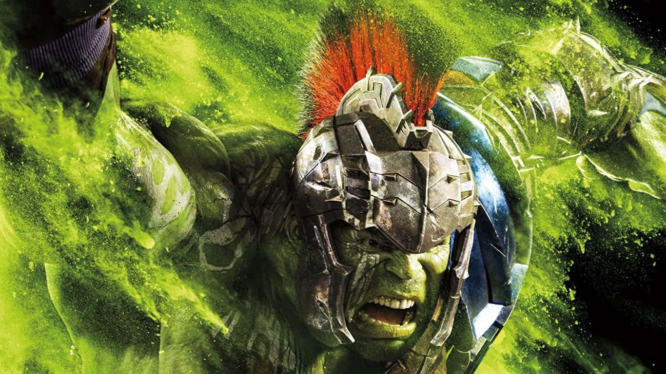 1366x768 Marvel 桌布 壁紙 — 一個憤怒的綠色皮膚浩克戴著金屬頭盔，在旋轉的綠色能量和紅色莫西乾頭中咆哮。