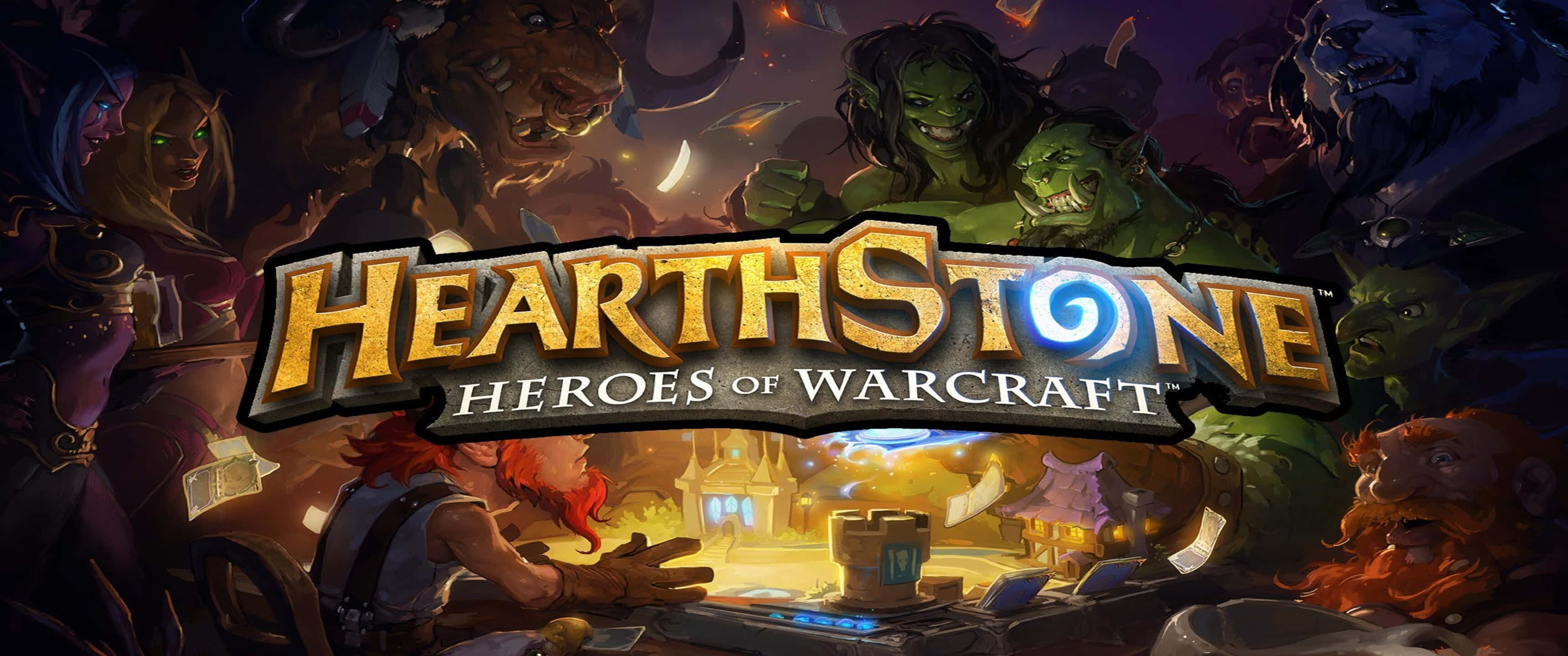 3440x1440p Hearthstone 桌布 壁紙 — 一個戲劇性的奇幻遊戲標誌，展示不同角色圍繞著一張發光的桌子，氣氛熾熱。