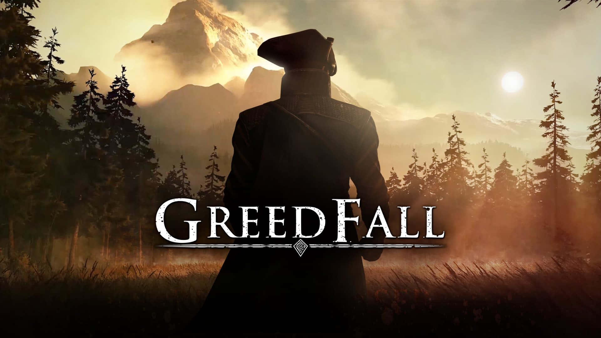 Greedfall 桌布 壁紙 — 一個戴三角帽的孤獨身影站在霧氣瀰漫的田野上，面向高聳的山脈，太陽在他們身後升起。