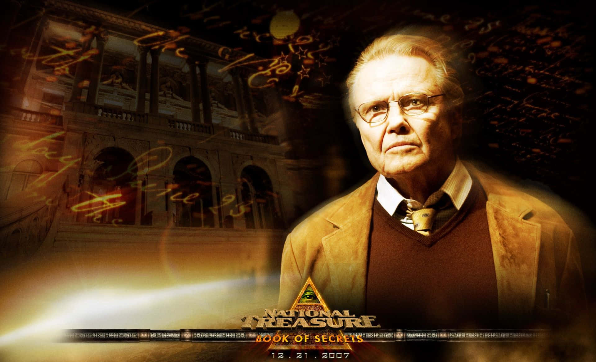 National Treasure 桌布 壁紙 — 一個戴眼鏡、身穿棕色外套的嚴肅男子，站在一座發光的金色建築前，建築上有漂浮的草書文字。