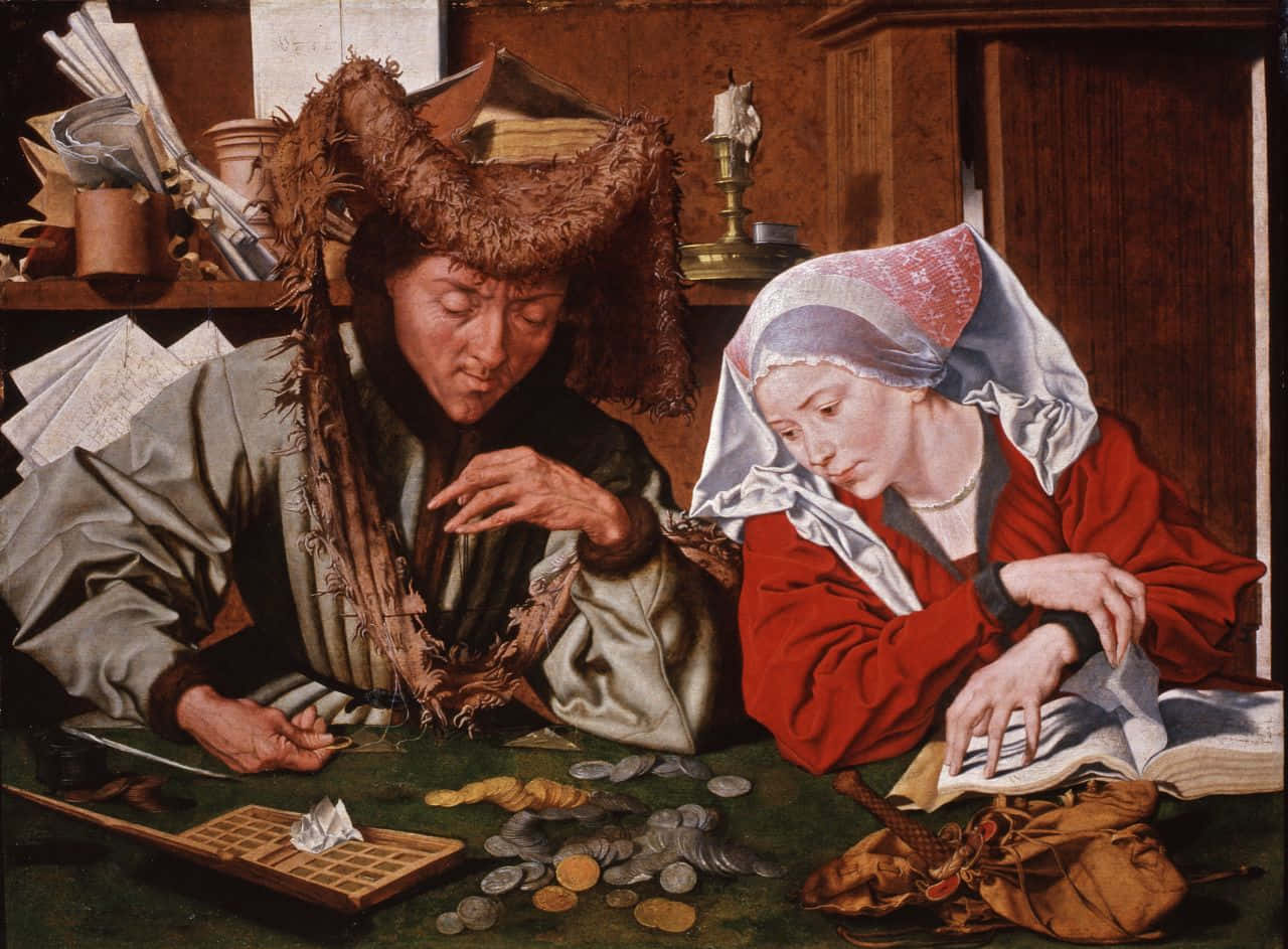 Renaissance 桌布 壁紙 — 一個戴羽毛帽的男人和一個穿紅衣的女人在燈光昏暗的房間裡，在一張雜亂的木桌上檢查硬幣和文件。