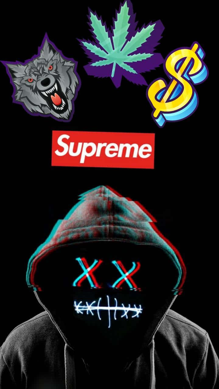 supreme 桌布 壁紙 — 一個戴著兜帽、眼睛發光縫合的人物，在黑色背景上凝視著金錢、狼和大麻葉的符號。