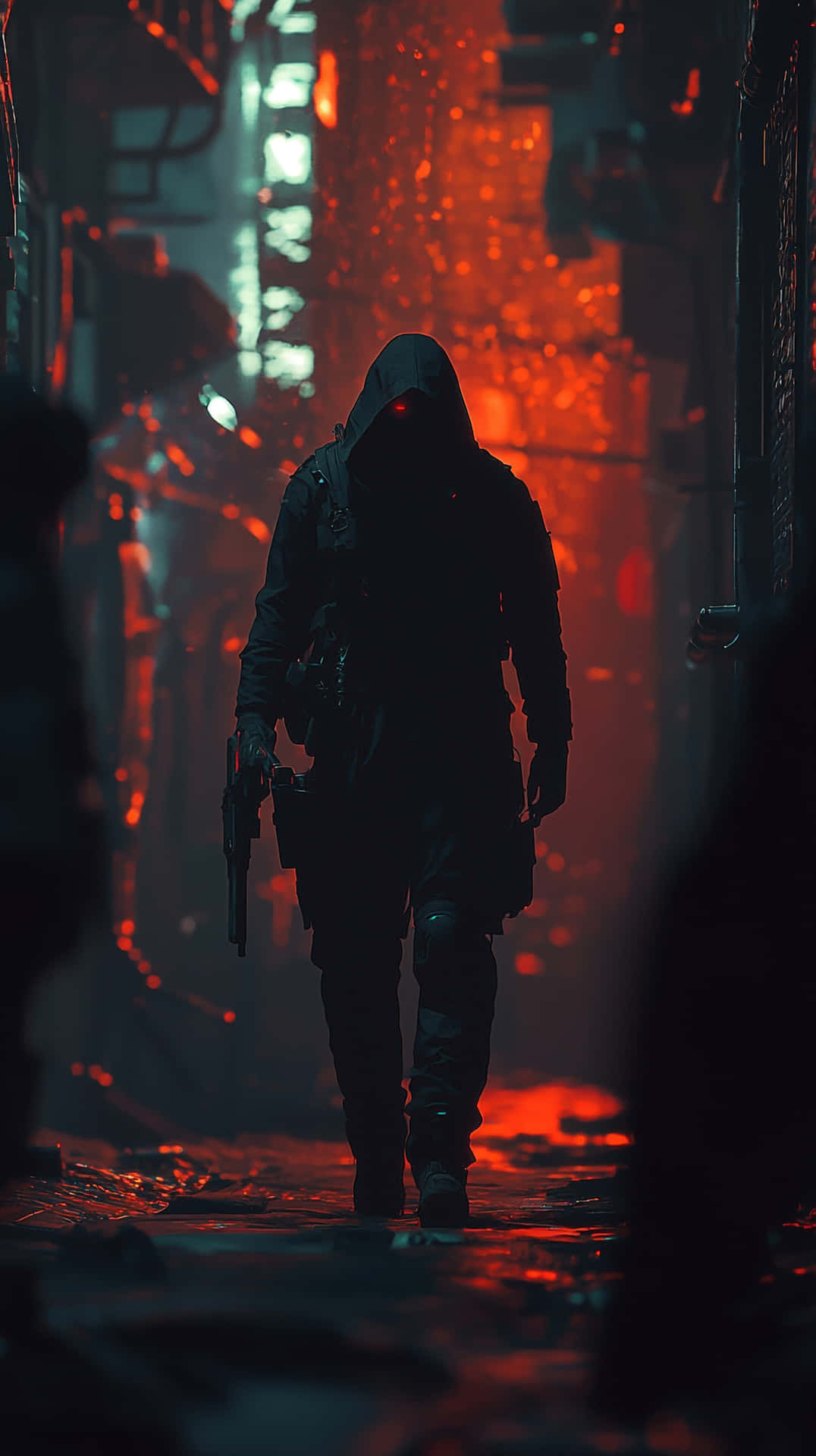 Cyberpunk Assassin in Dark Futuristic Alley 壁紙 — 一個戴著兜帽、眼睛發出紅光的人，在閃爍的橙色燈光下，走在一條充滿霓虹燈的 cyberpunk 小巷中。